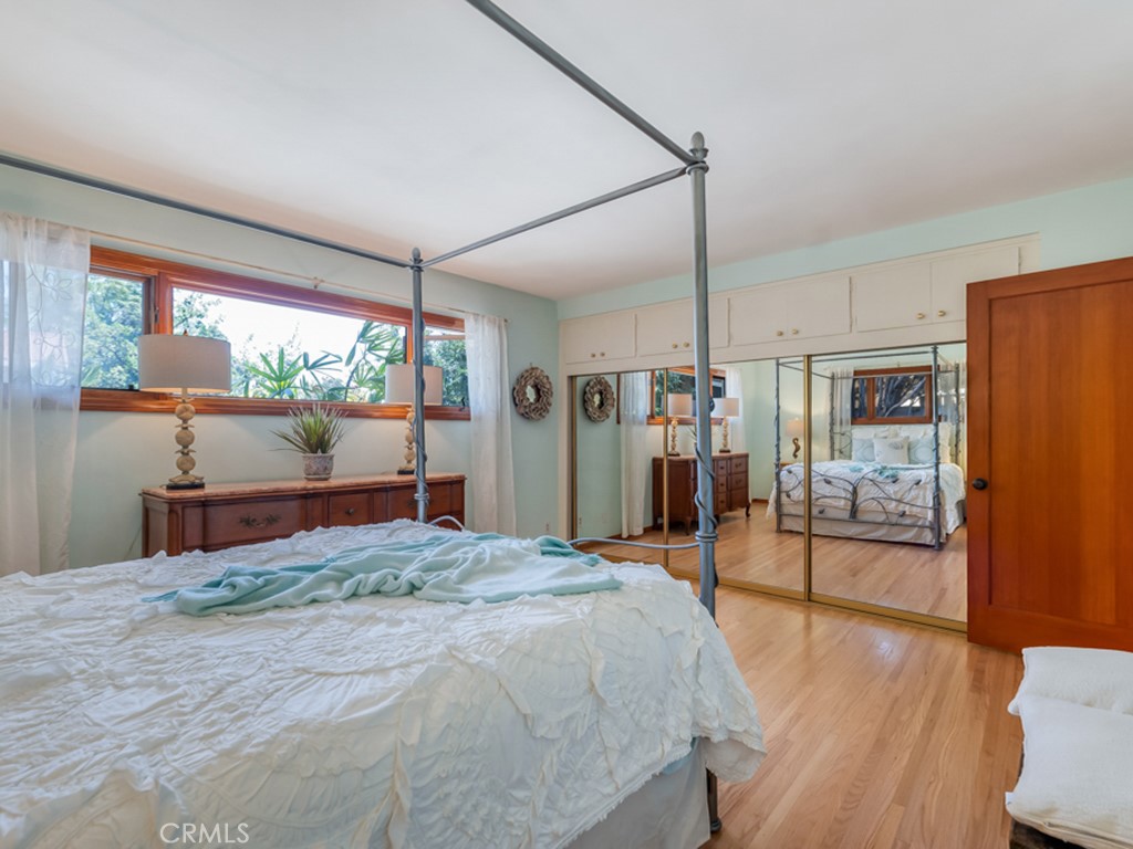 10335 Sylvia Avenue