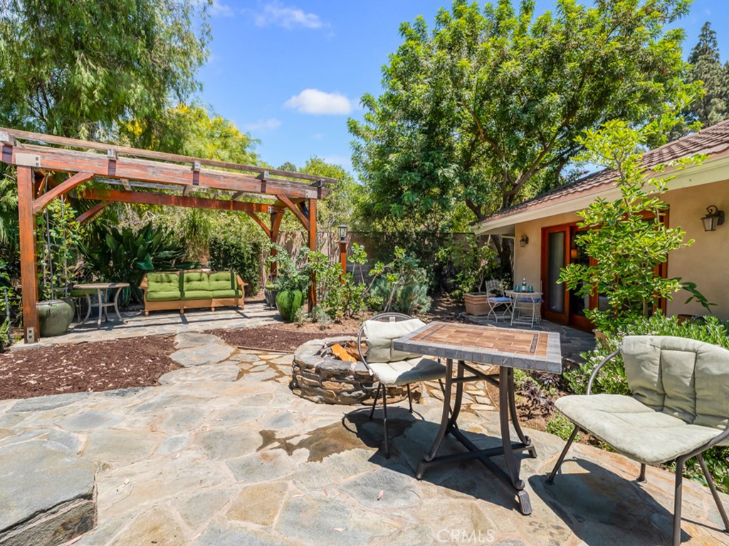 10335 Sylvia Avenue