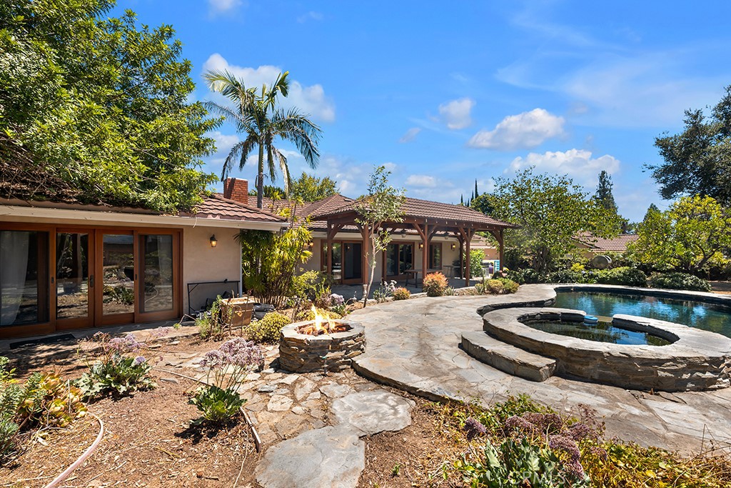 10335 Sylvia Avenue