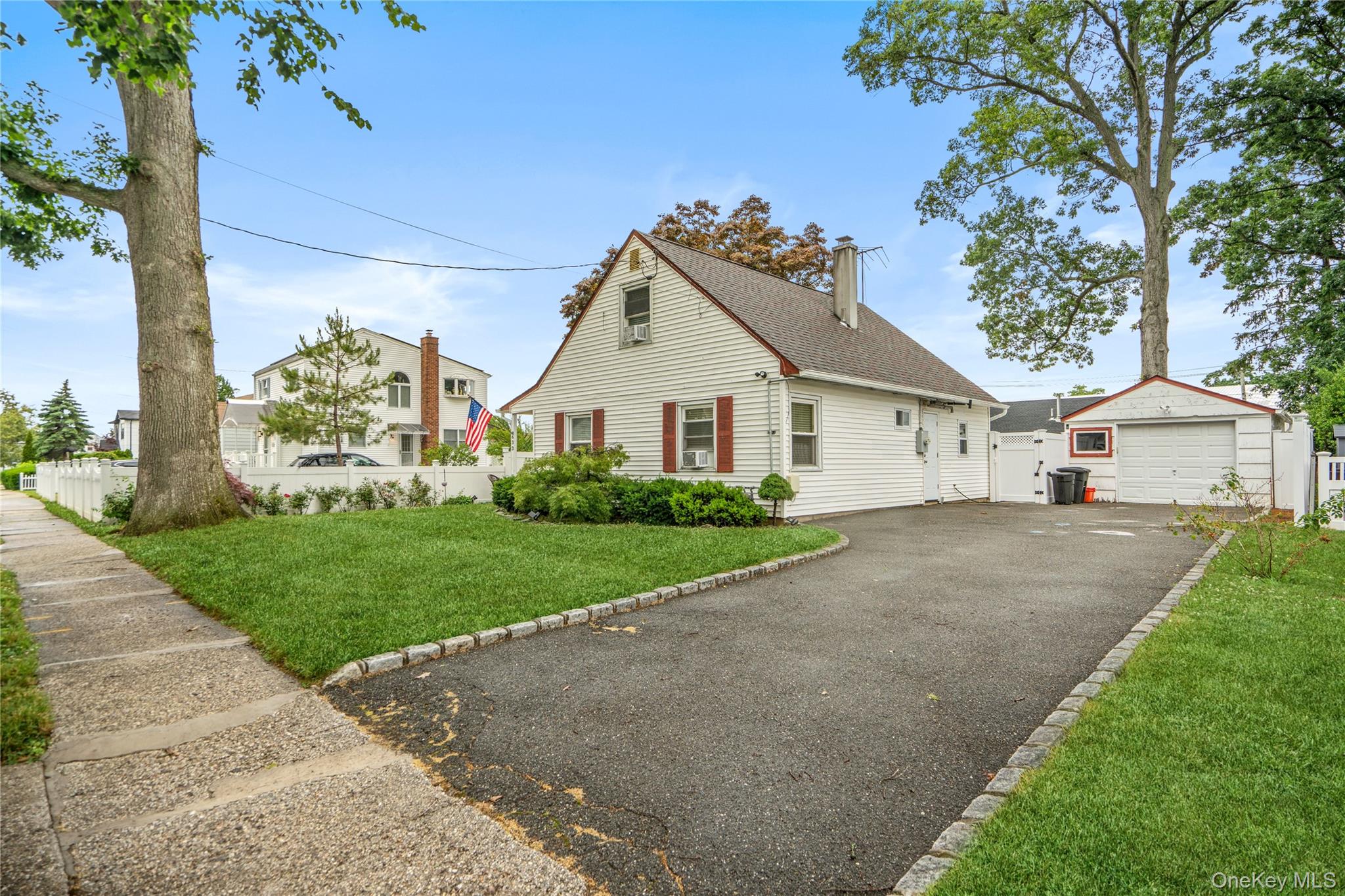 633 Robin Court