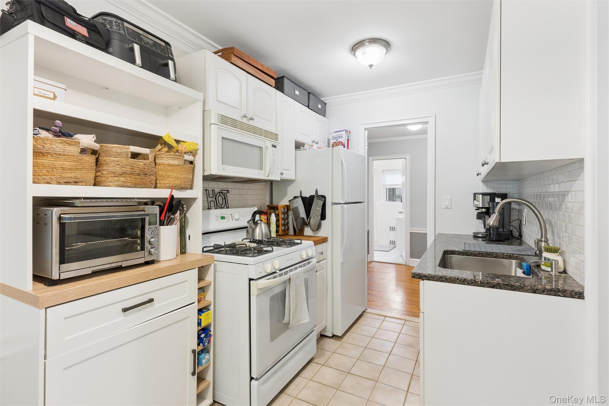 43 N Forest Avenue Unit: A3