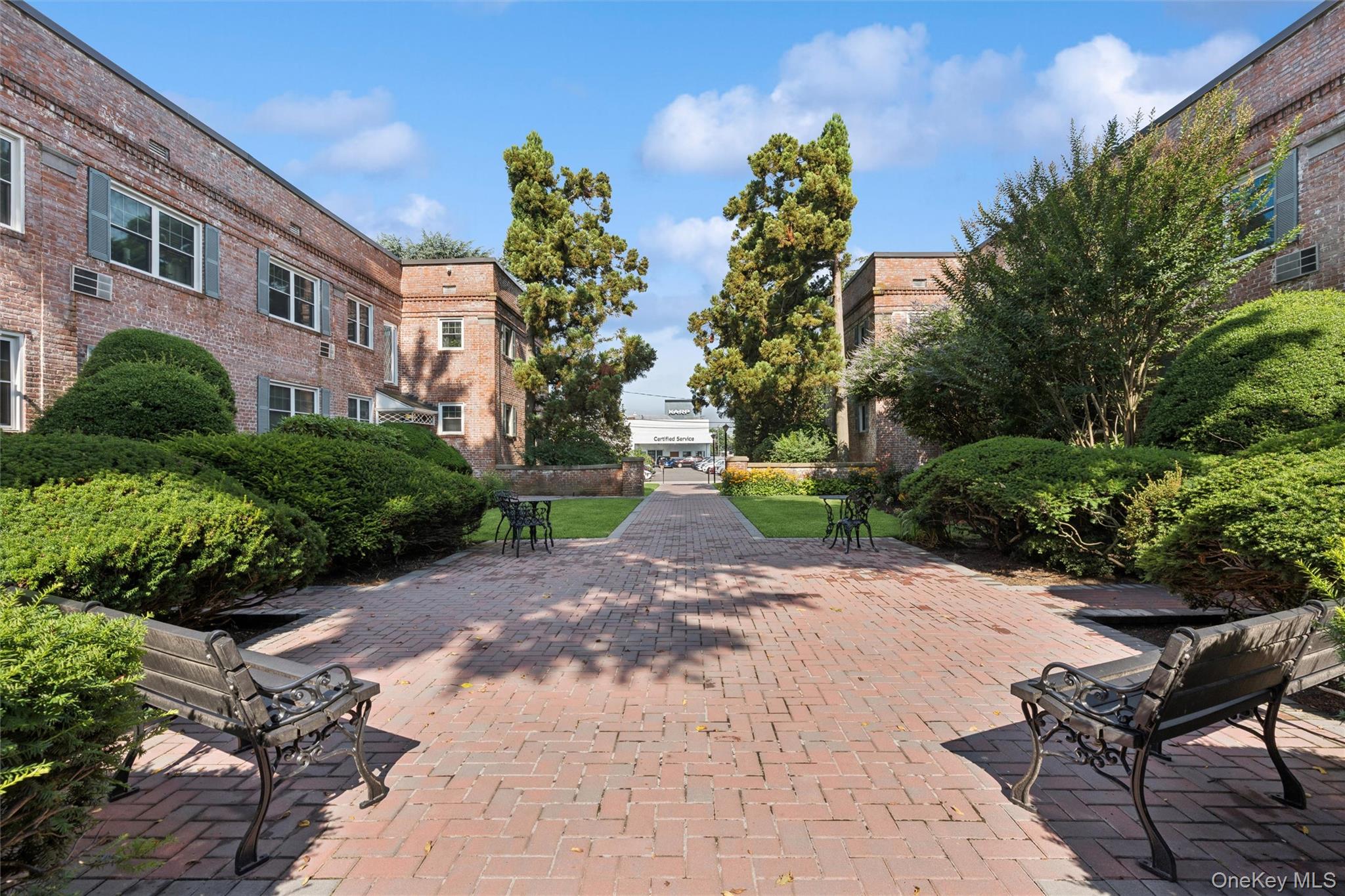 43 N Forest Avenue Unit: A3