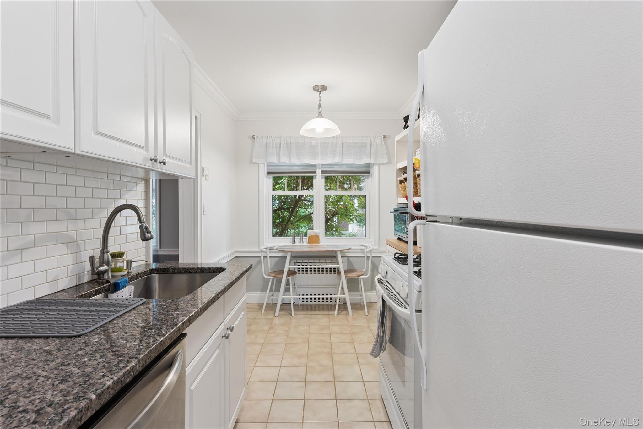 43 N Forest Avenue Unit: A3