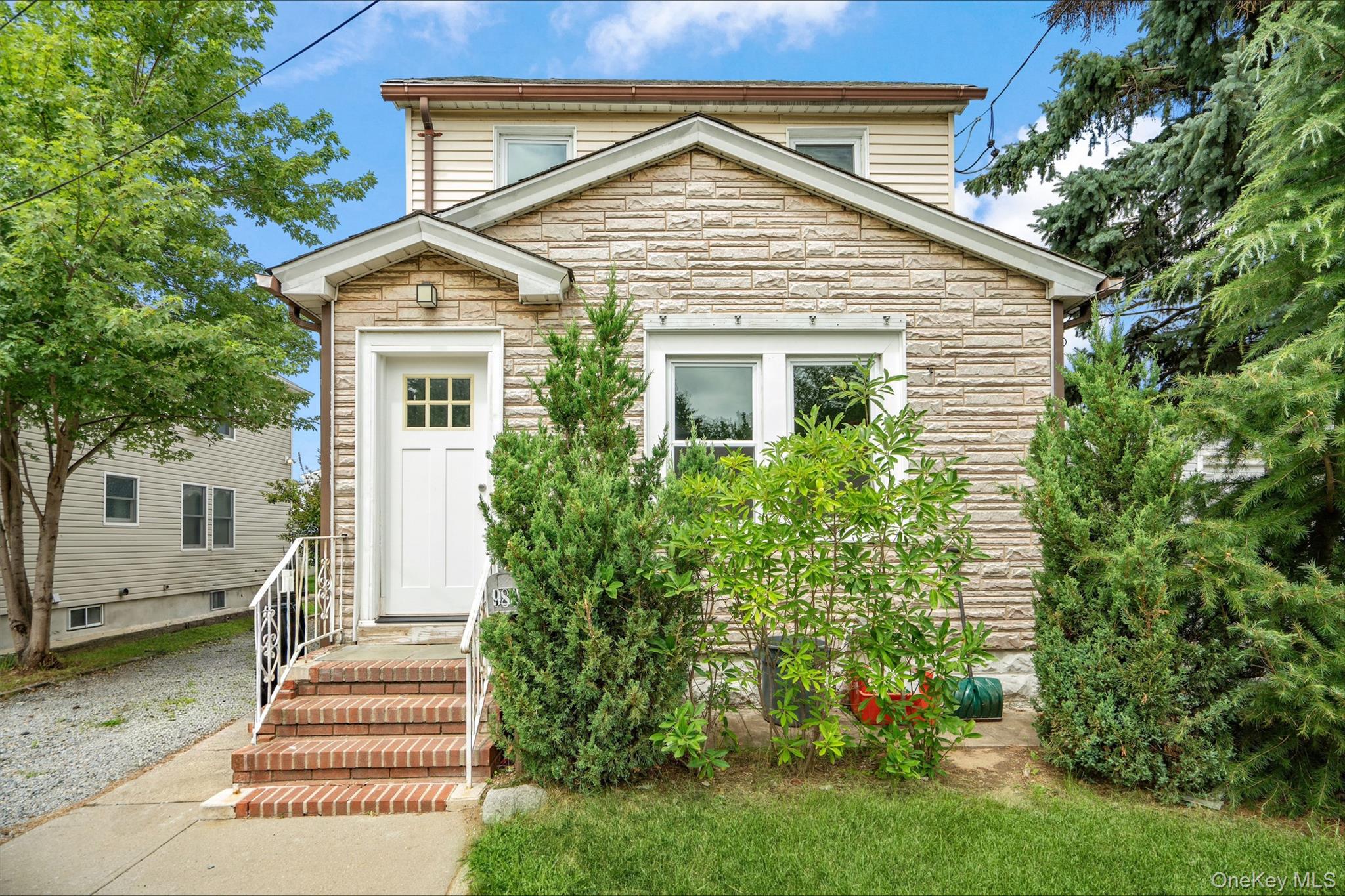 984 Maxwell Street