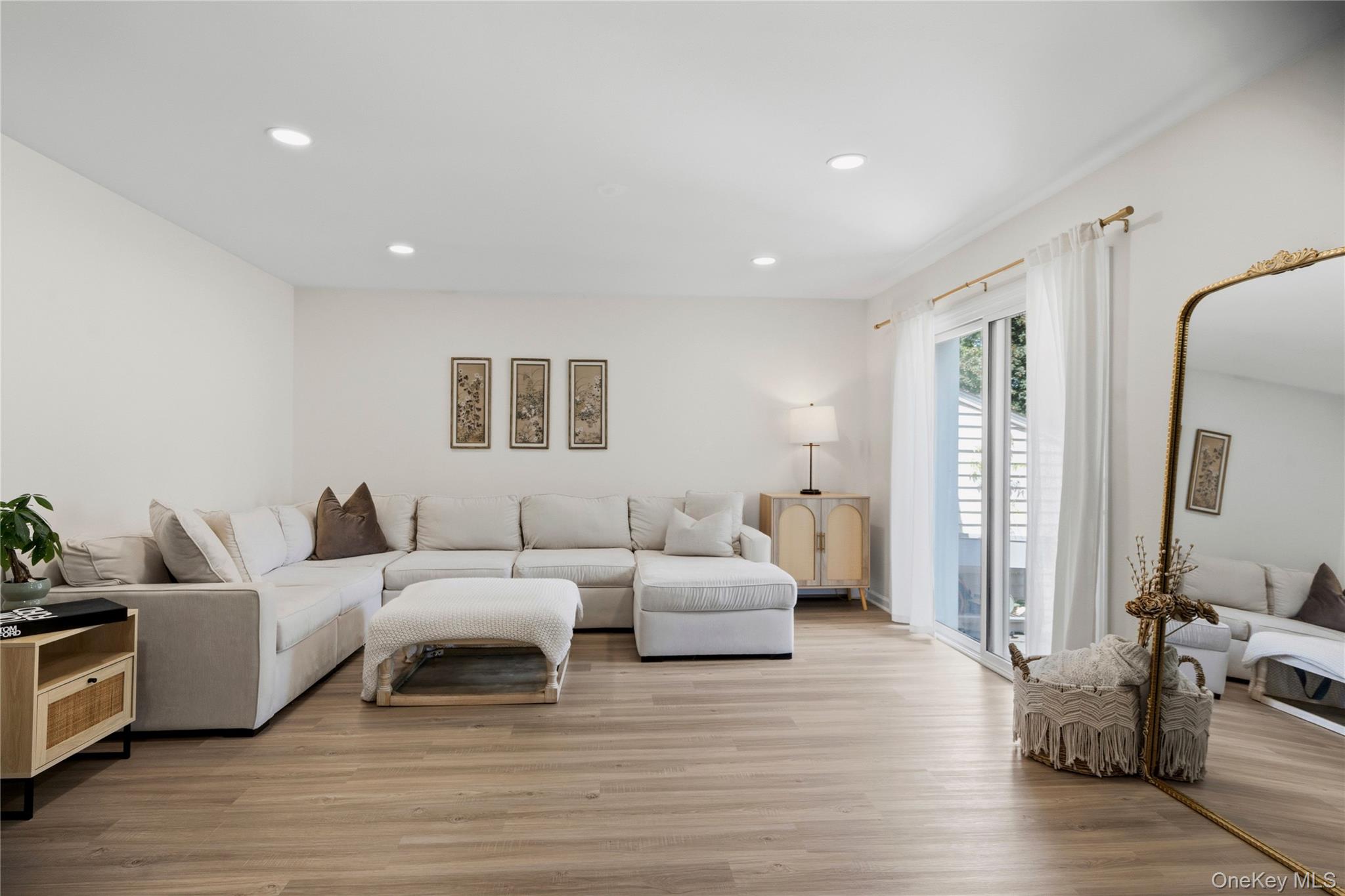 36 Richmond Boulevard Unit: 4A