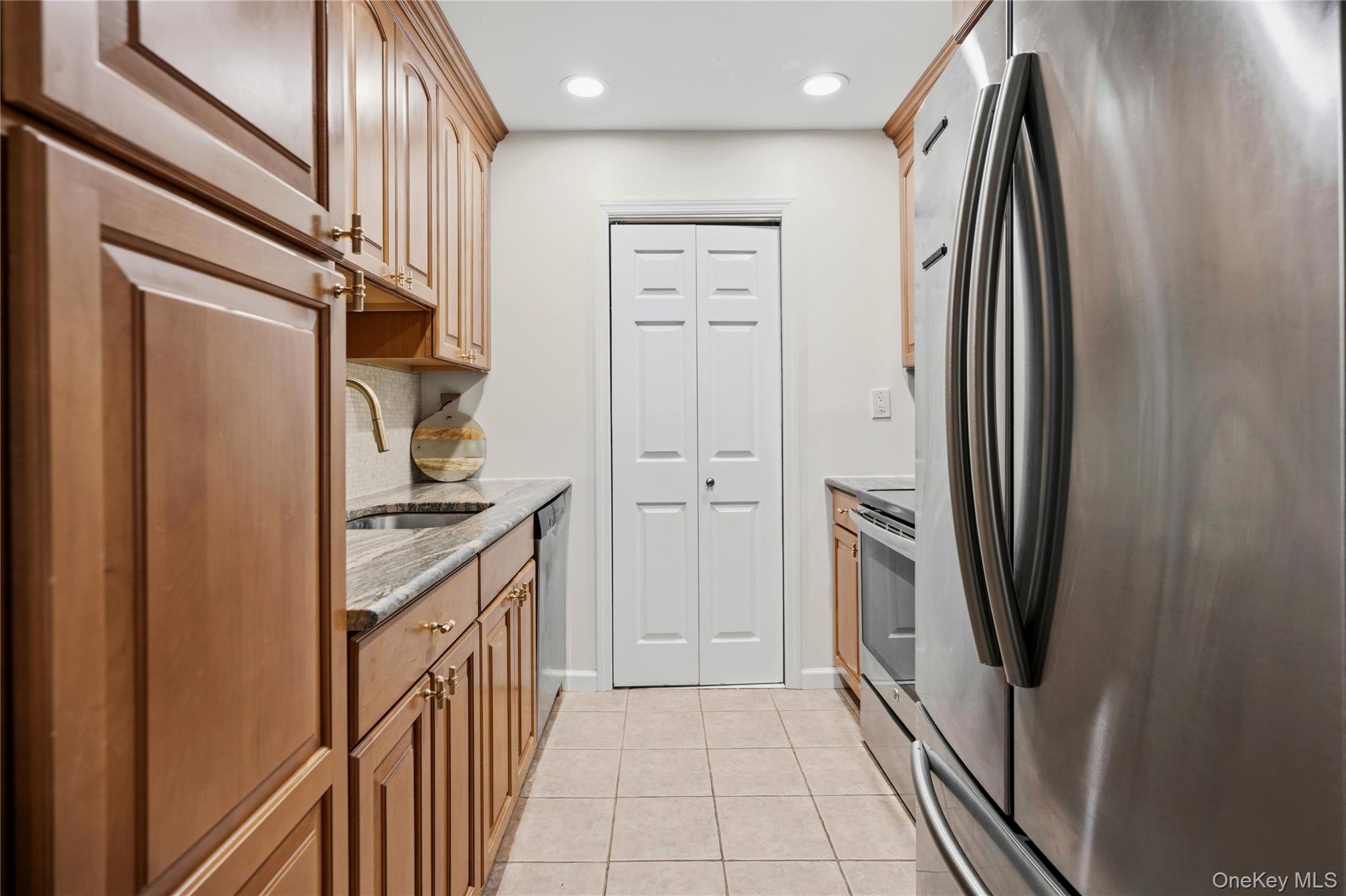 36 Richmond Boulevard Unit: 4A