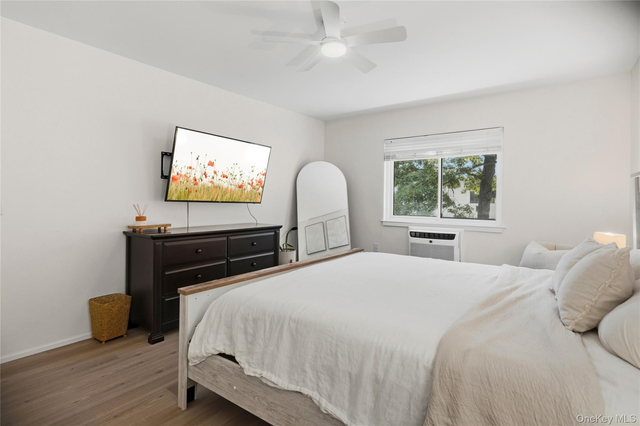 36 Richmond Boulevard Unit: 4A