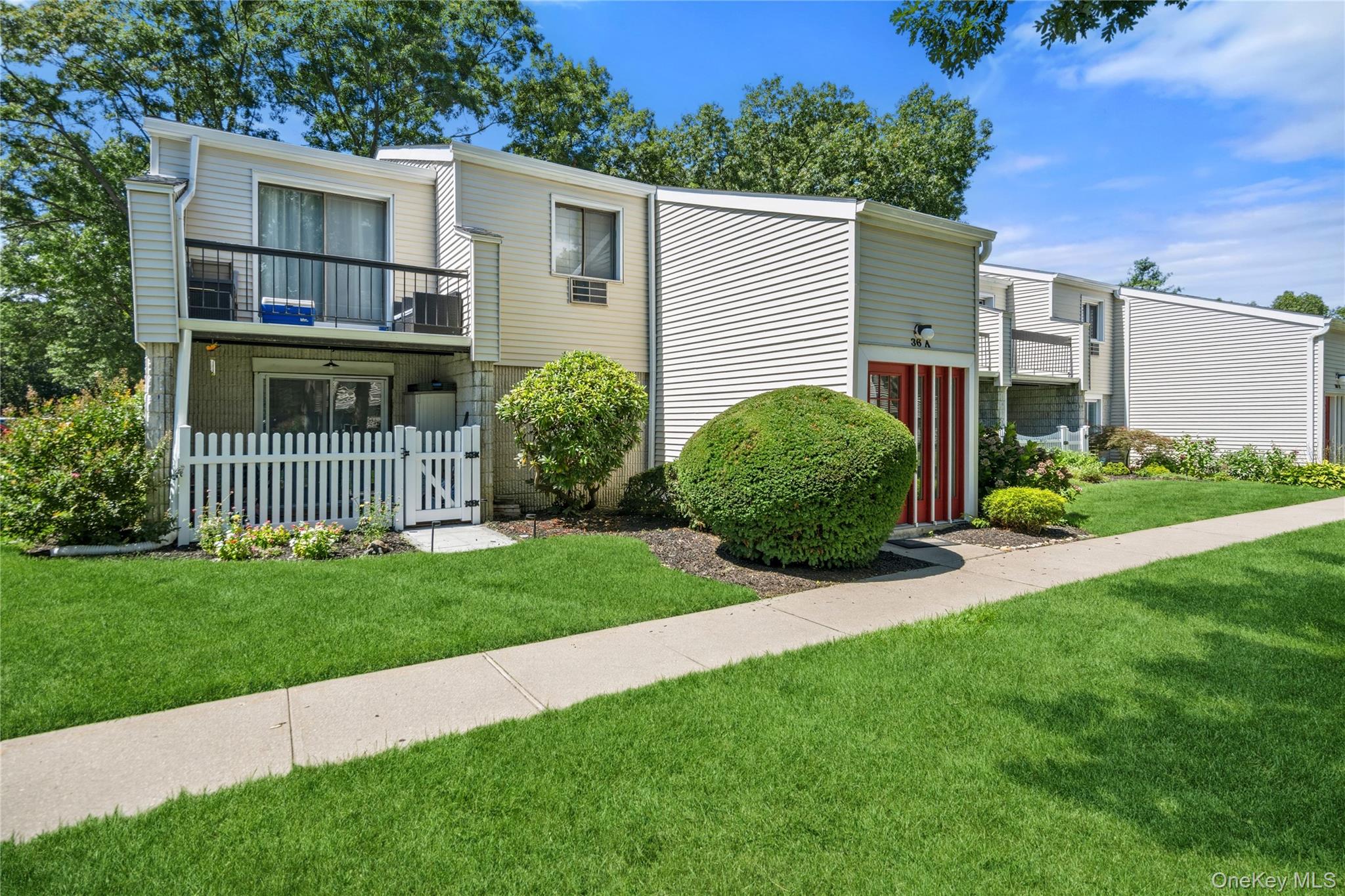 36 Richmond Boulevard Unit: 4A