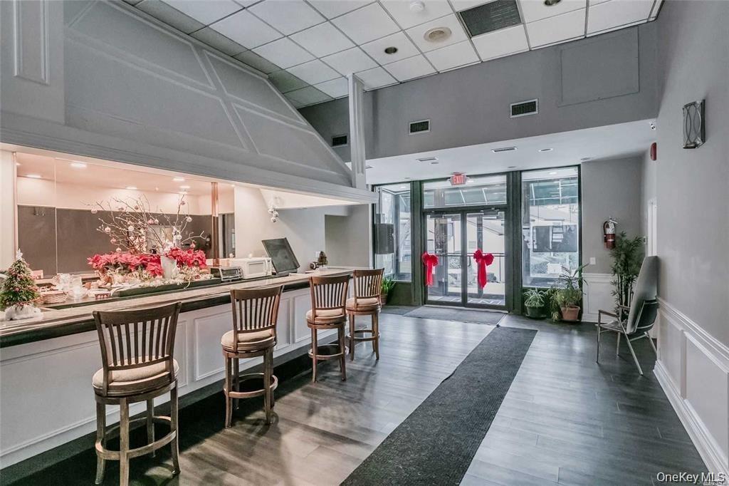36 Richmond Boulevard Unit: 4A