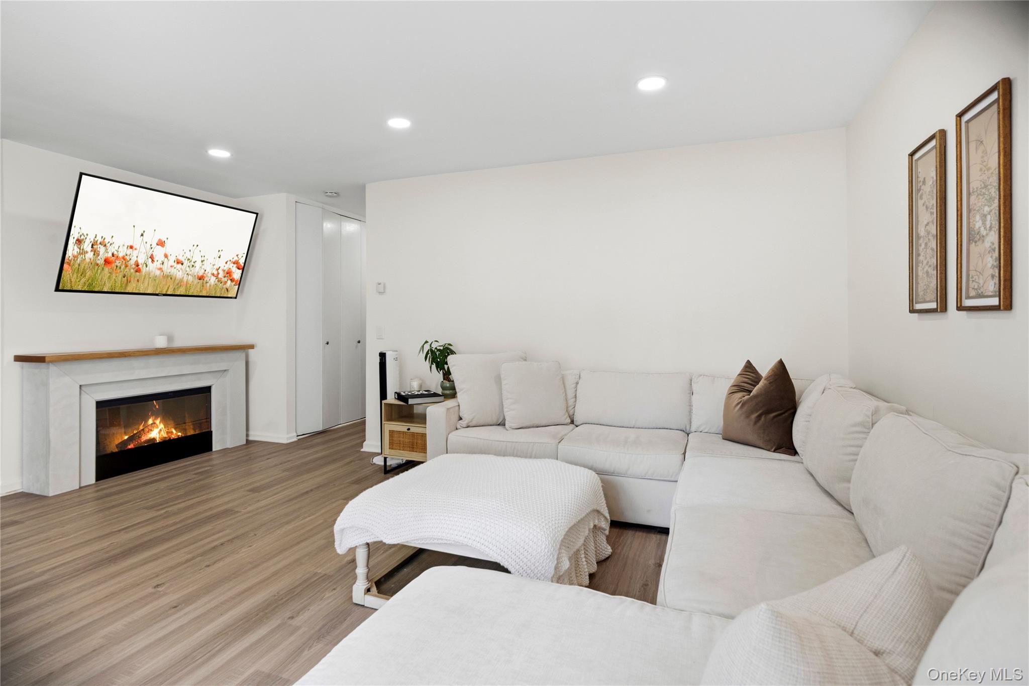 36 Richmond Boulevard Unit: 4A