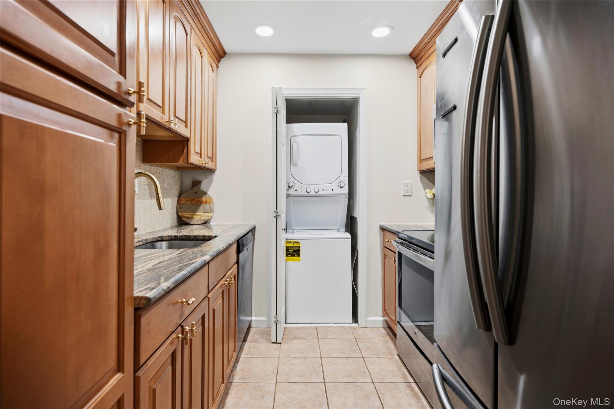 36 Richmond Boulevard Unit: 4A