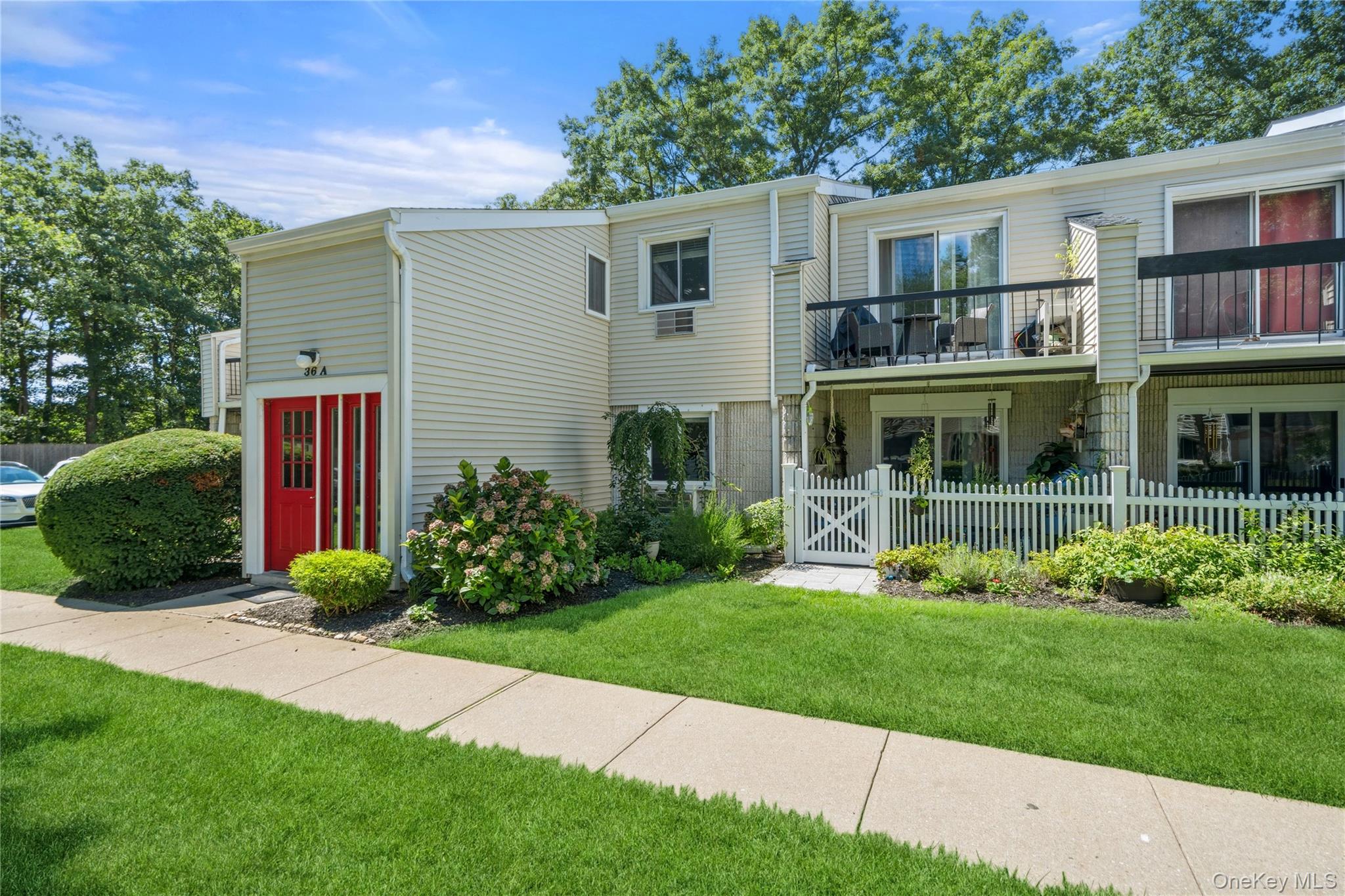 36 Richmond Boulevard Unit: 4A