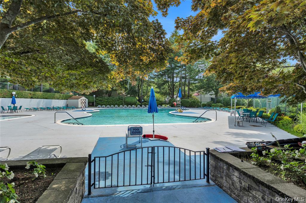 36 Richmond Boulevard Unit: 4A