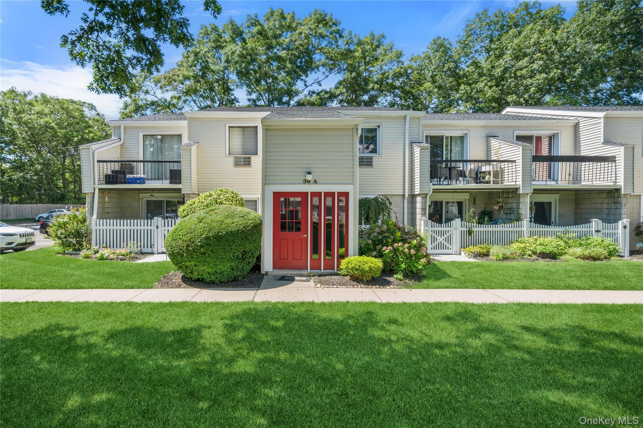 36 Richmond Boulevard Unit: 4A