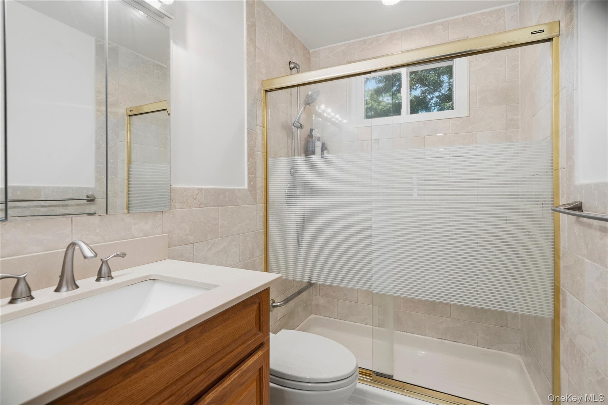 36 Richmond Boulevard Unit: 4A