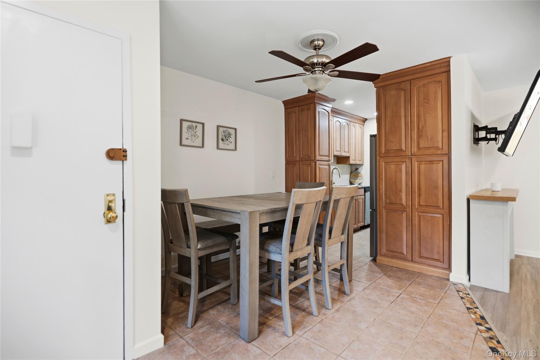 36 Richmond Boulevard Unit: 4A