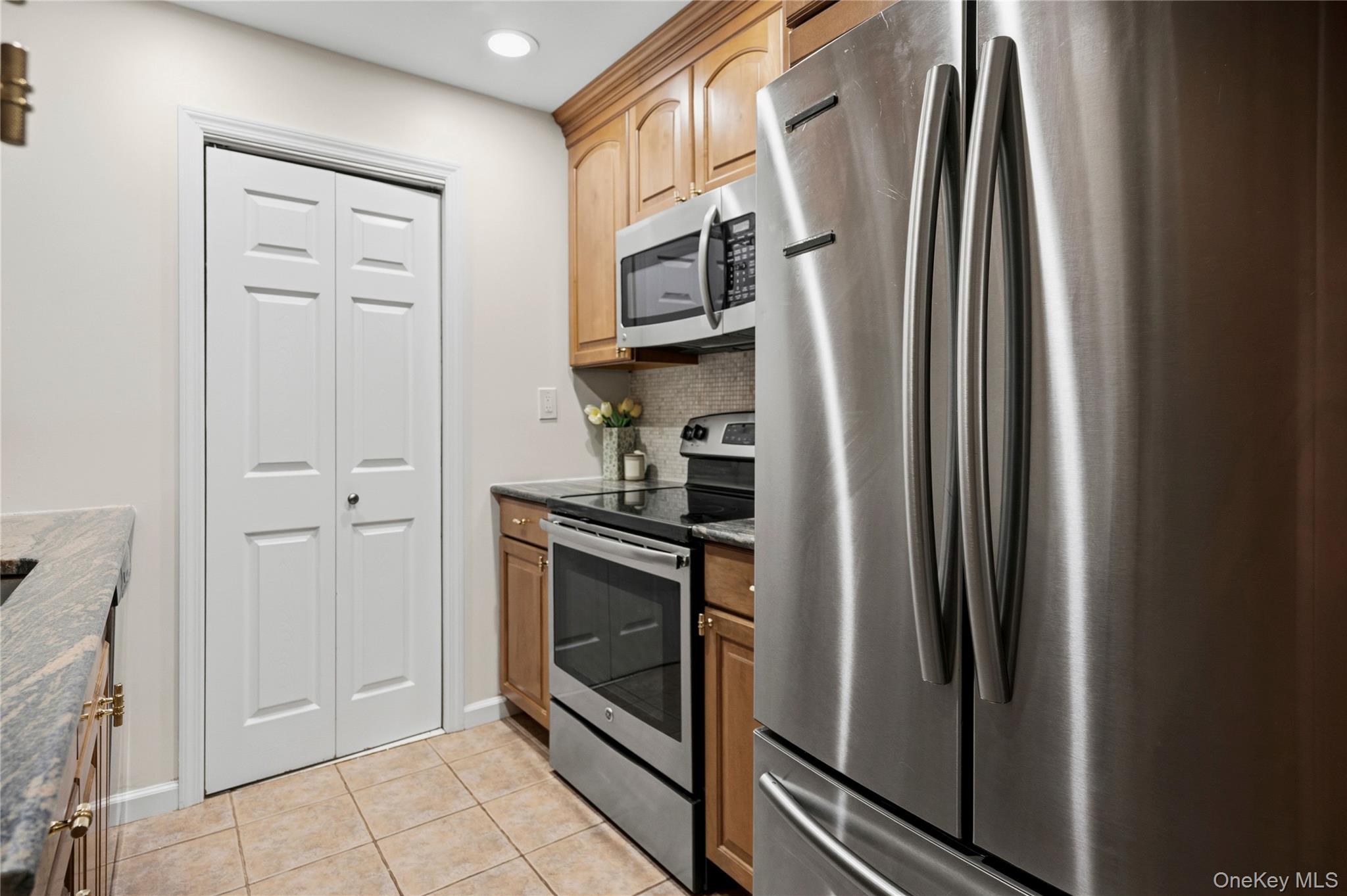 36 Richmond Boulevard Unit: 4A