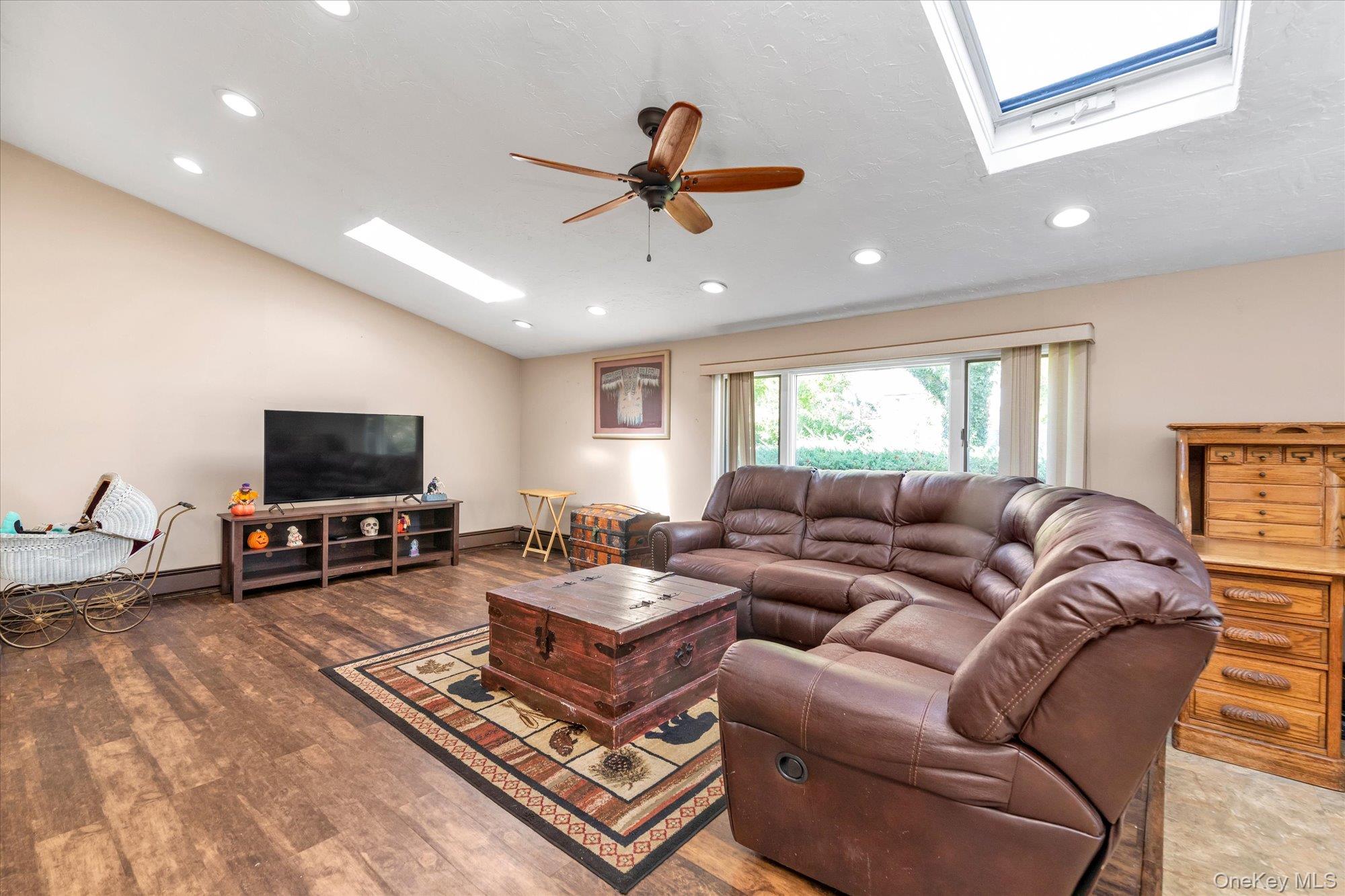 157 Land Lane