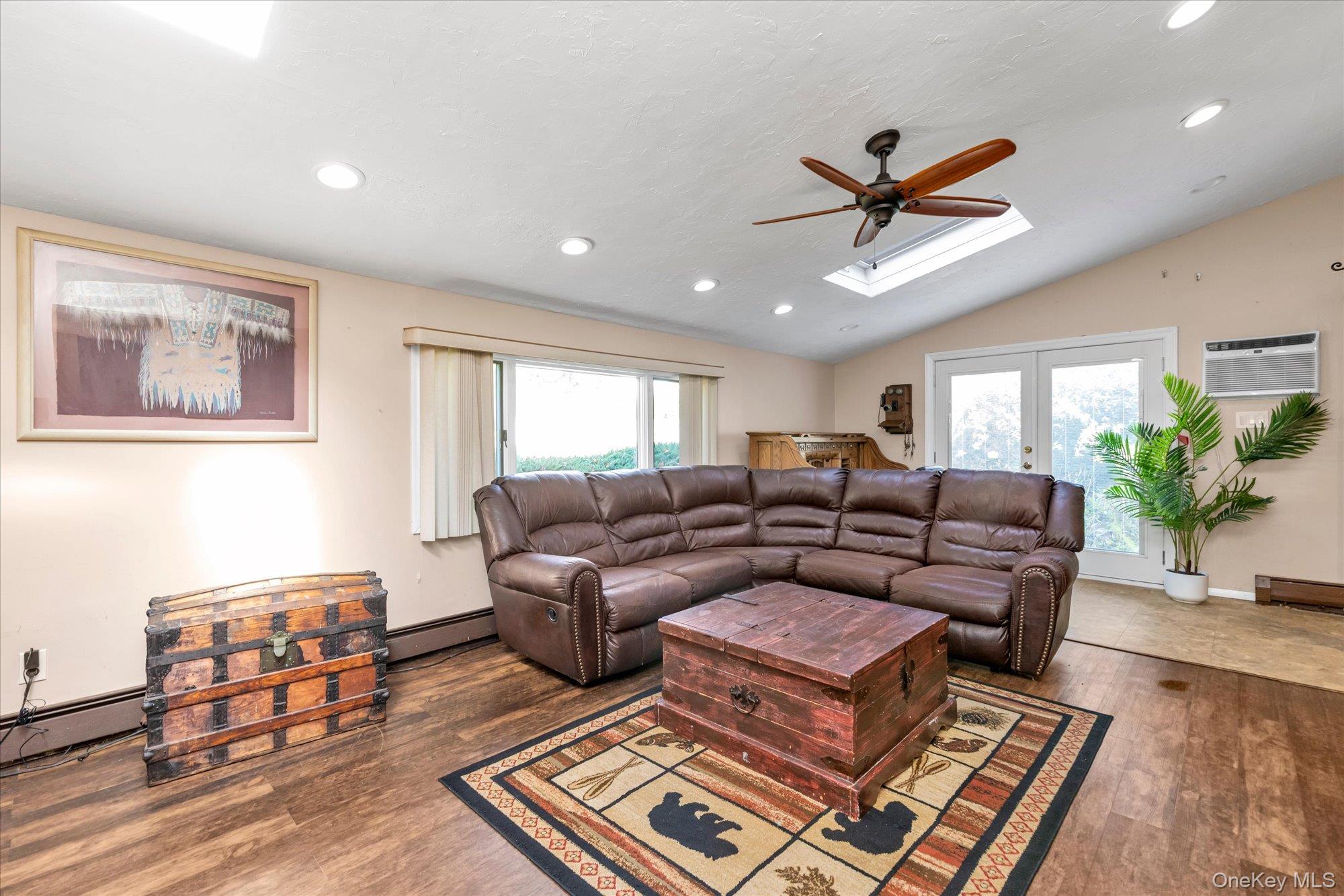 157 Land Lane