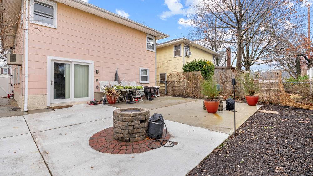 95 Foster Avenue