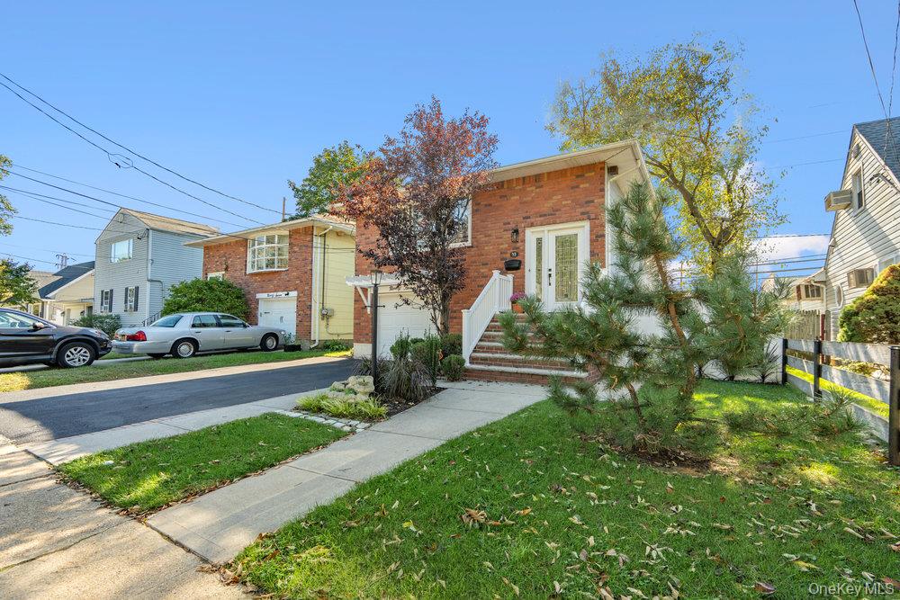 95 Foster Avenue