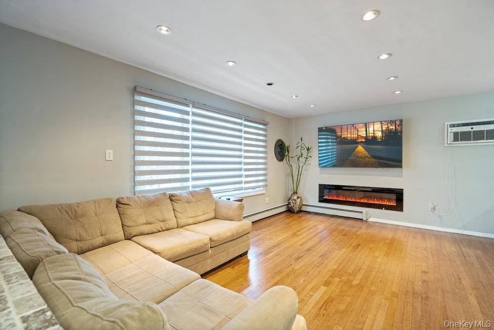 95 Foster Avenue