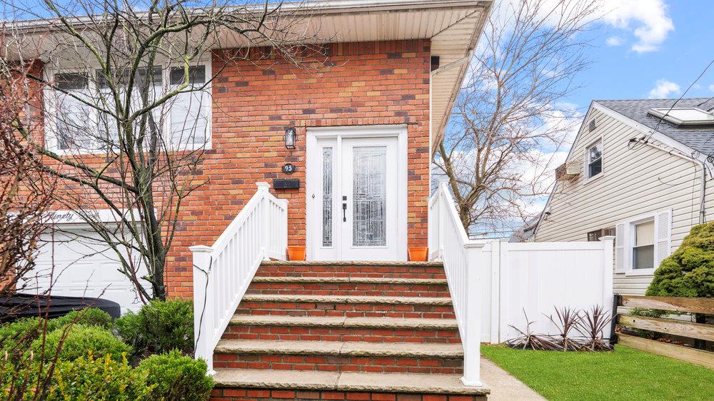 95 Foster Avenue