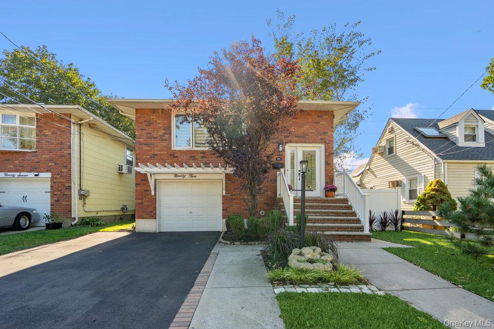 95 Foster Avenue