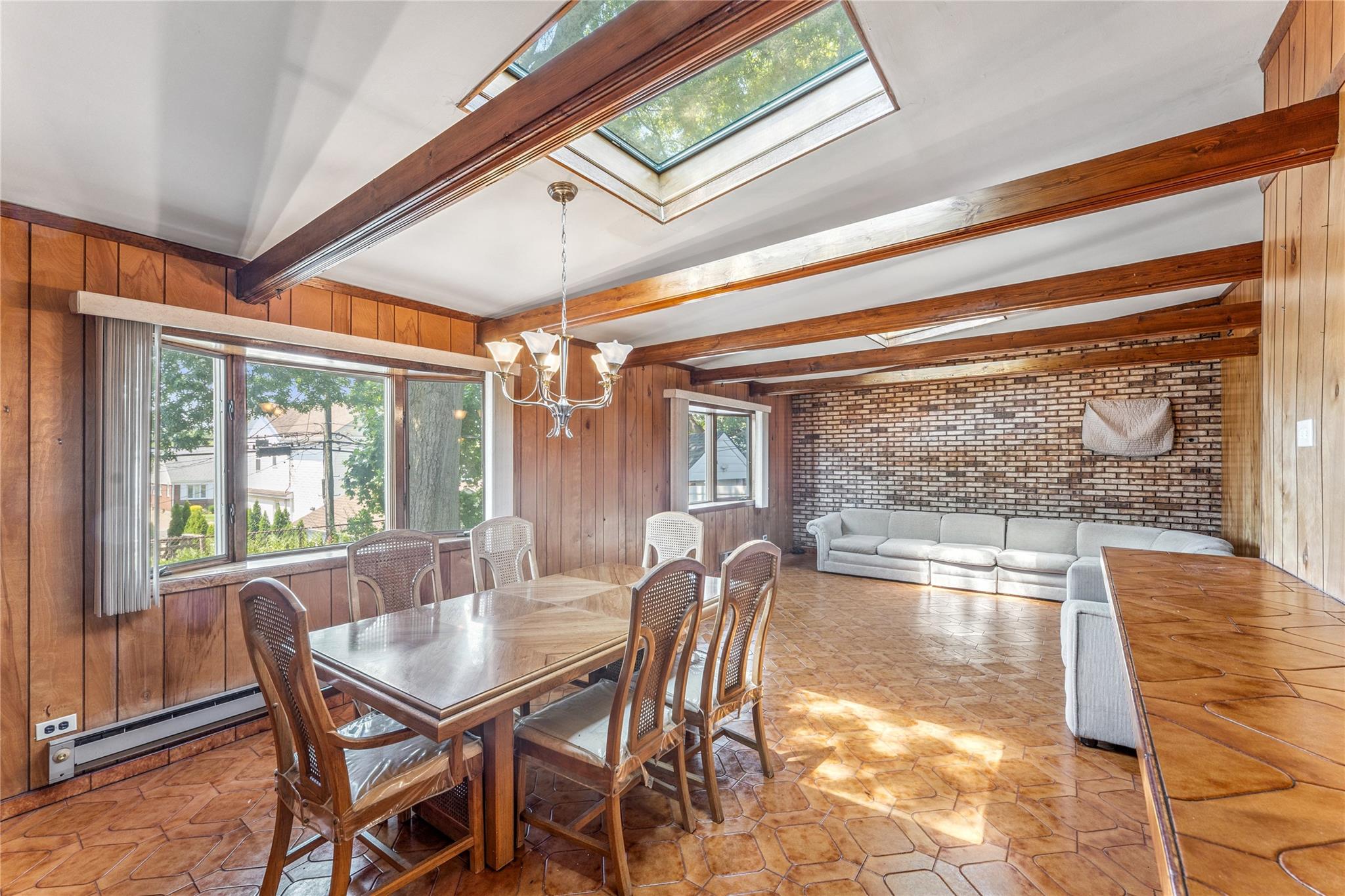 248 Cushing Avenue