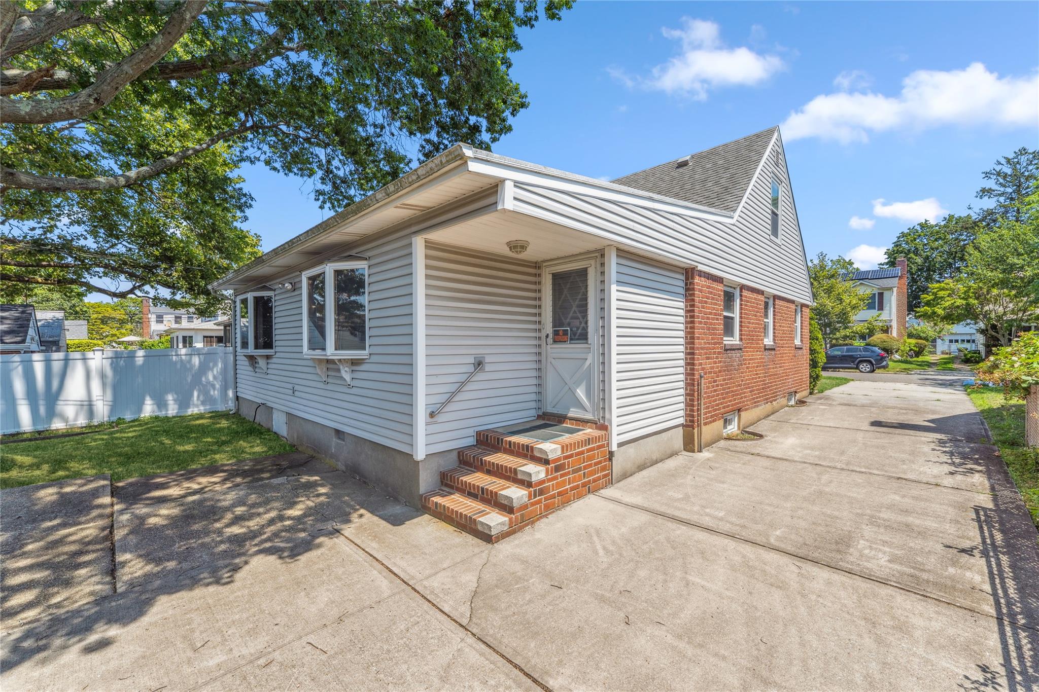 248 Cushing Avenue