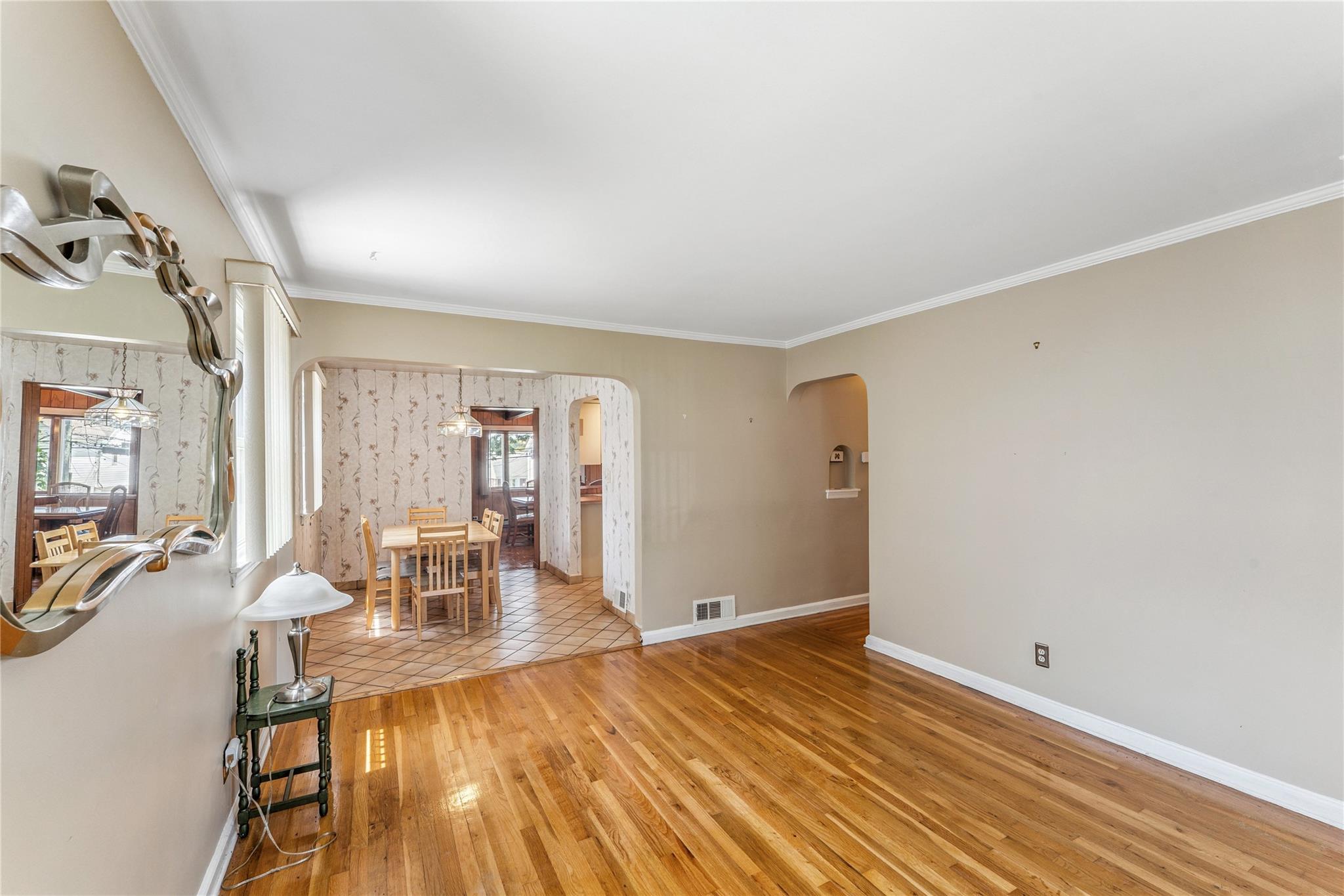 248 Cushing Avenue