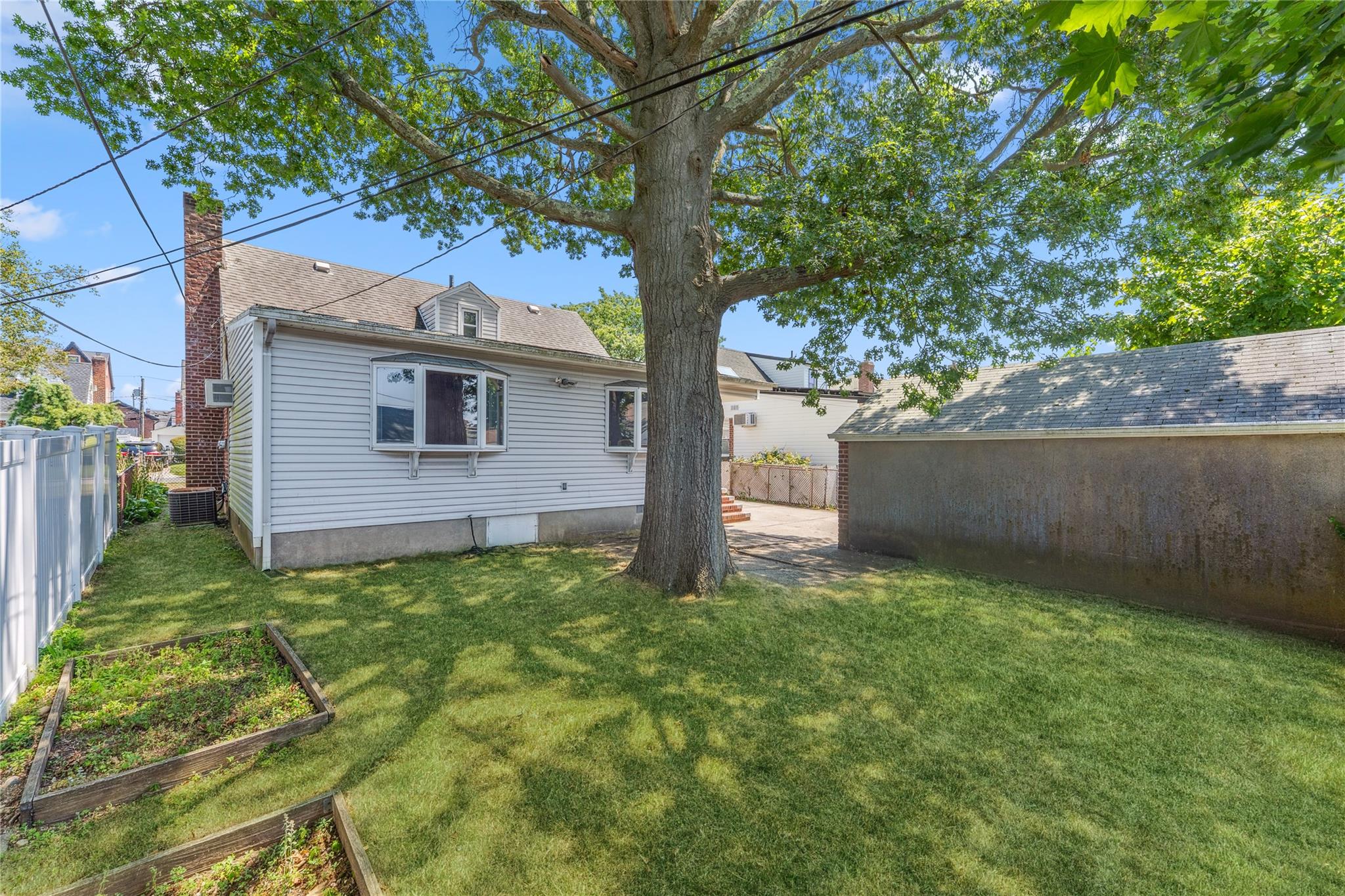 248 Cushing Avenue