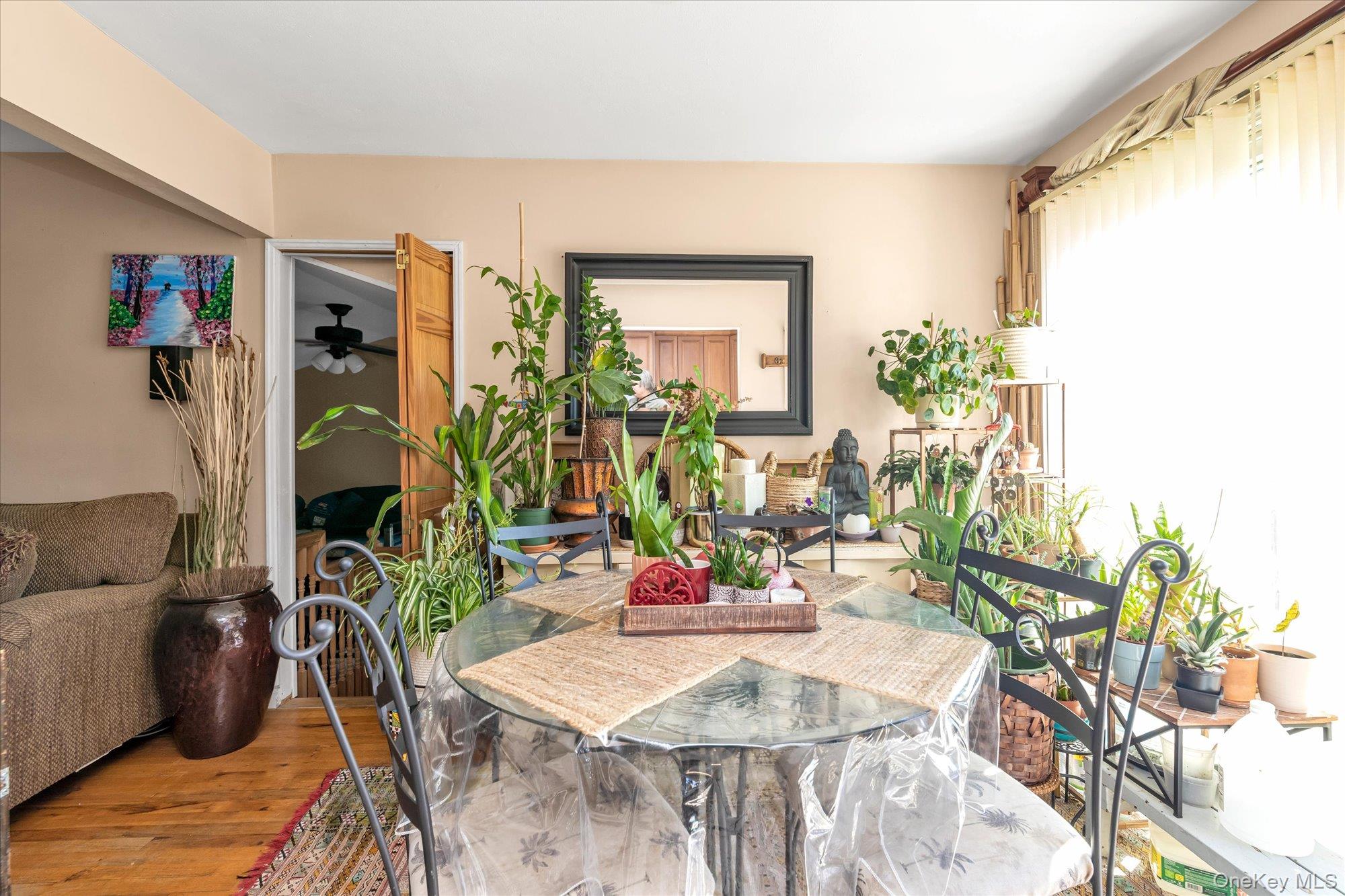 261 E Hoffman Avenue