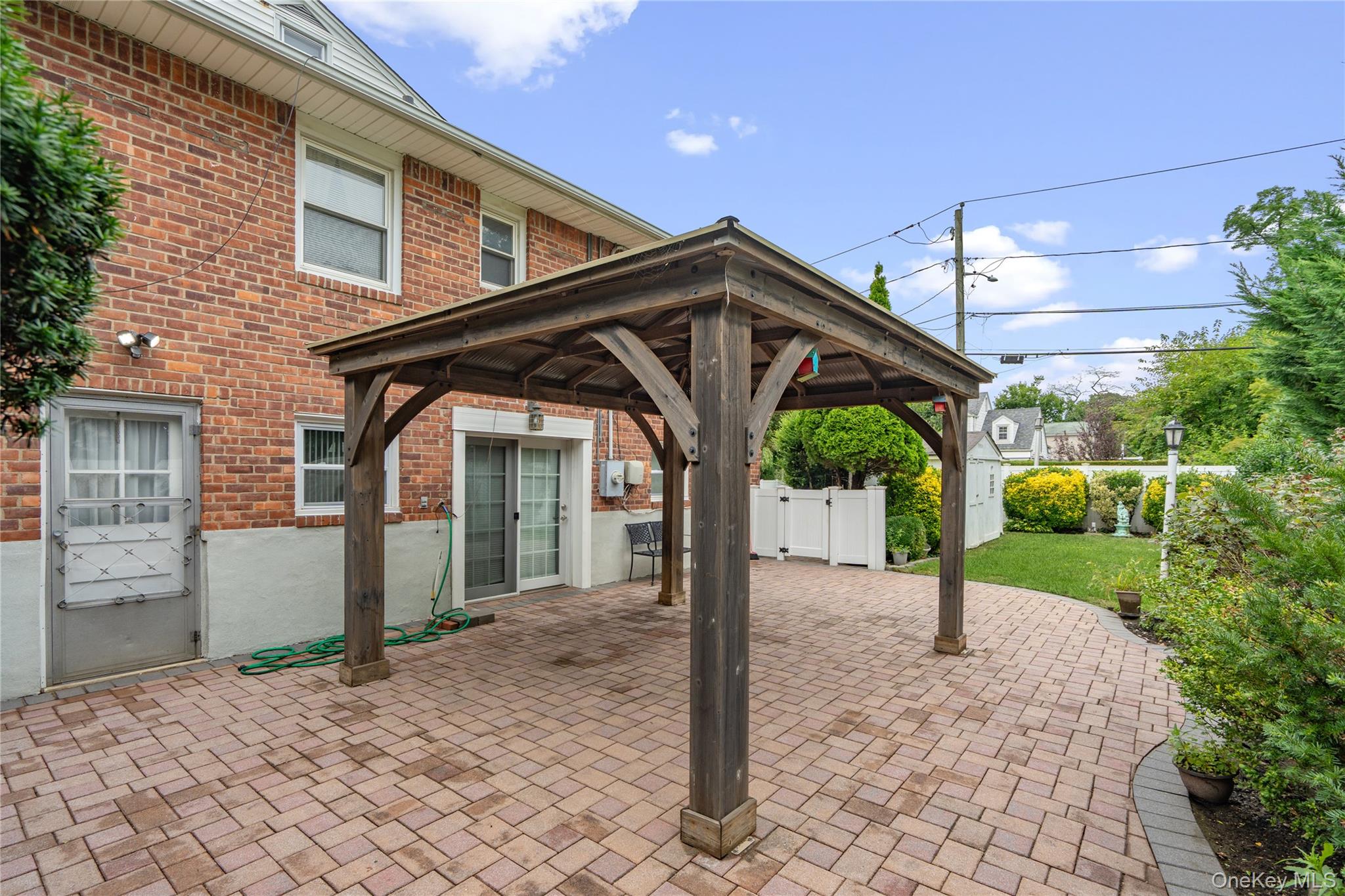 402 Maple Street