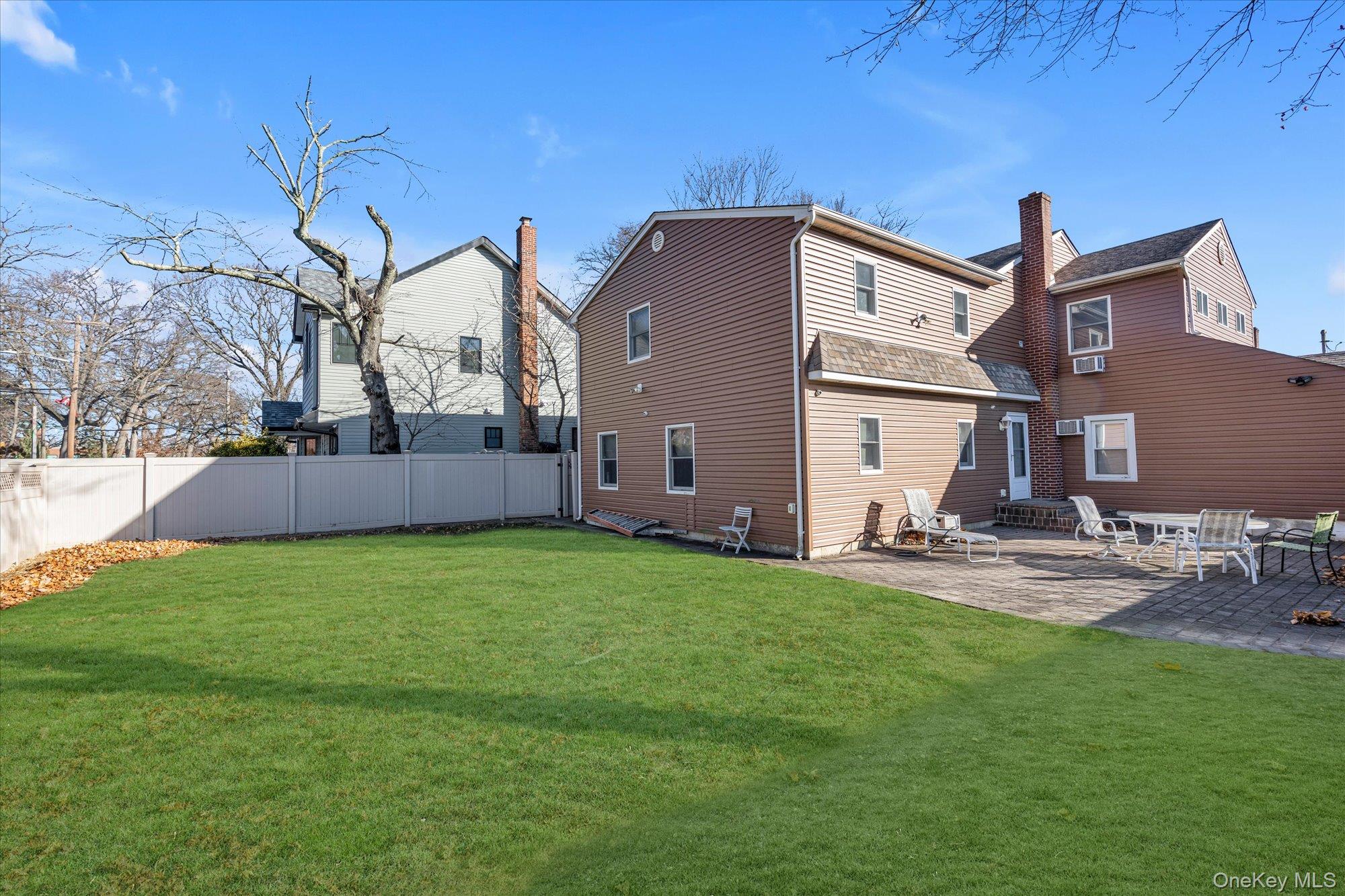 303 Oak Street