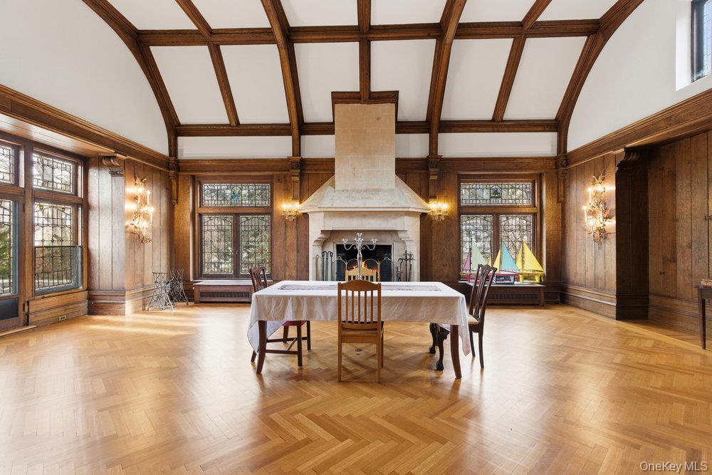 5 Cedar Lane