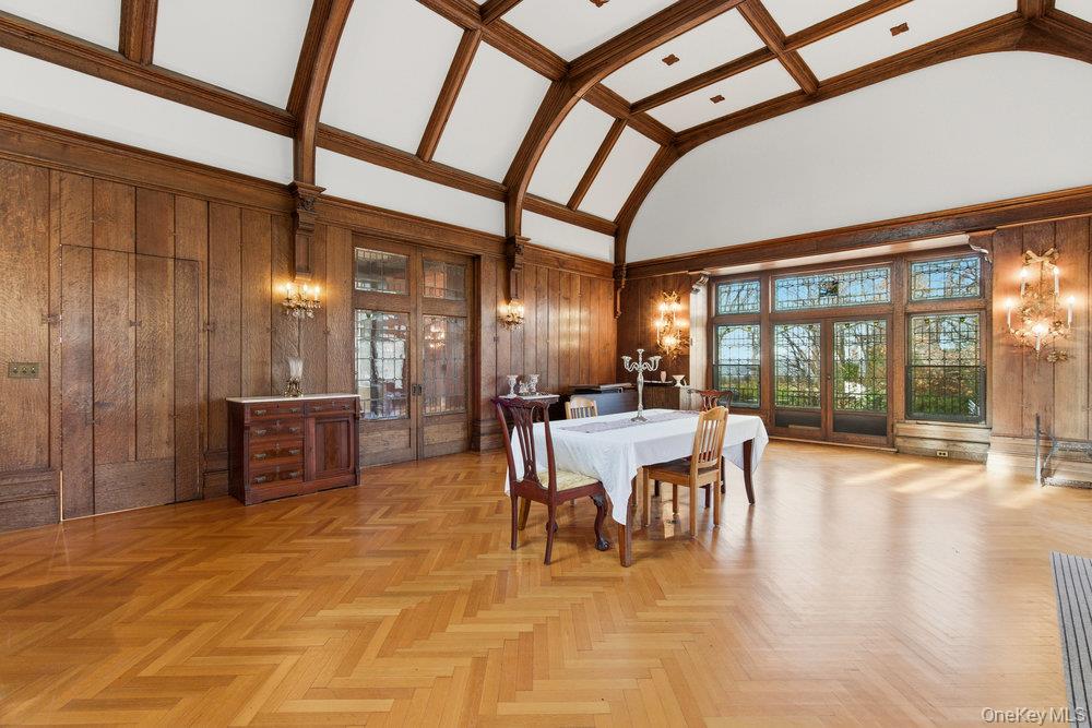 5 Cedar Lane