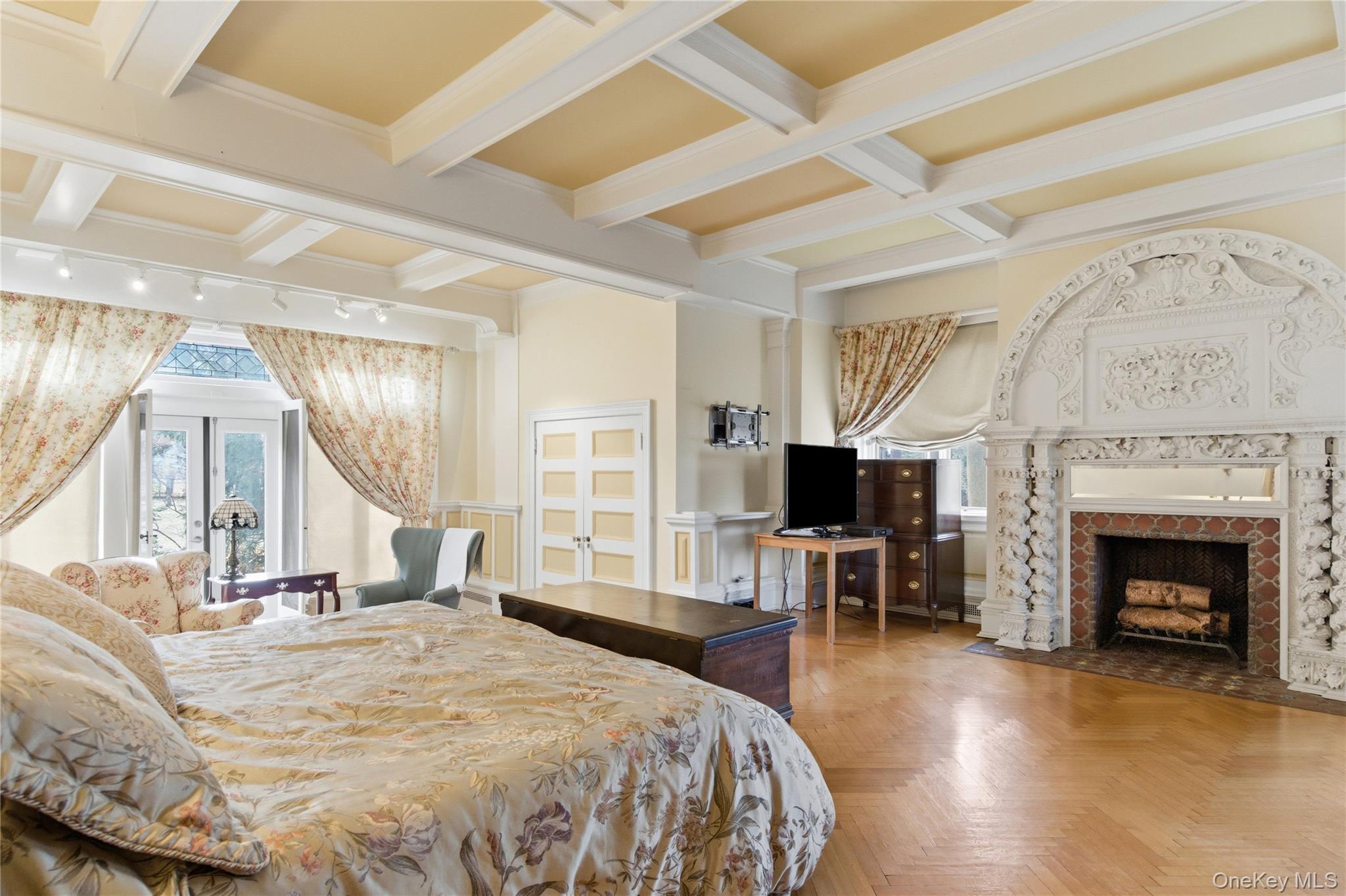 5 Cedar Lane