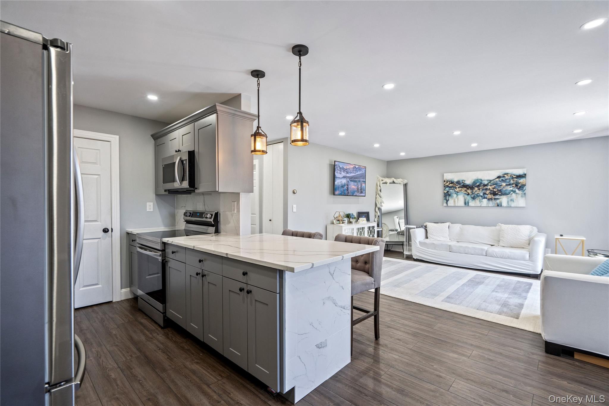 24 Richmond Boulevard Unit: 4B