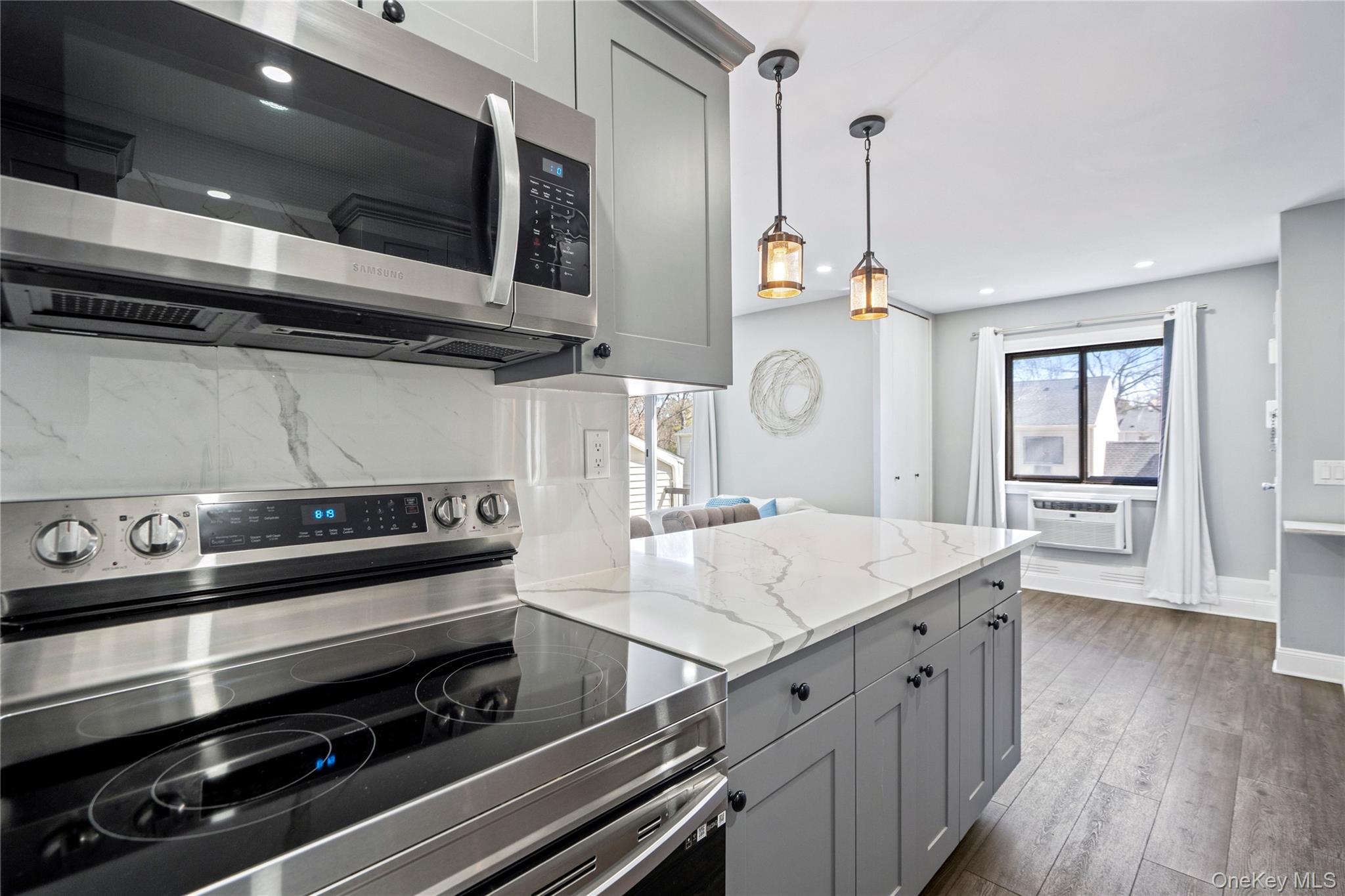 24 Richmond Boulevard Unit: 4B