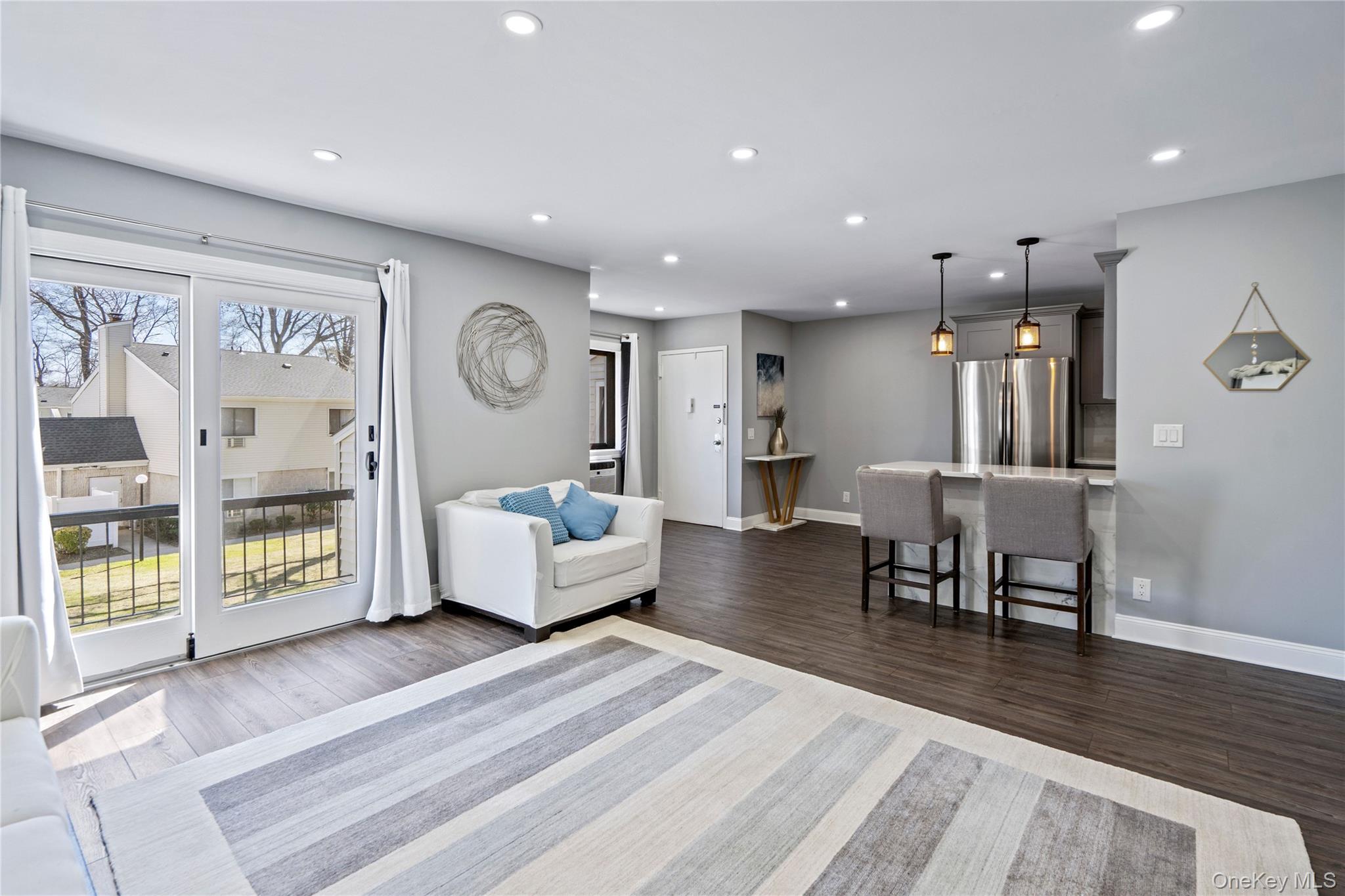 24 Richmond Boulevard Unit: 4B