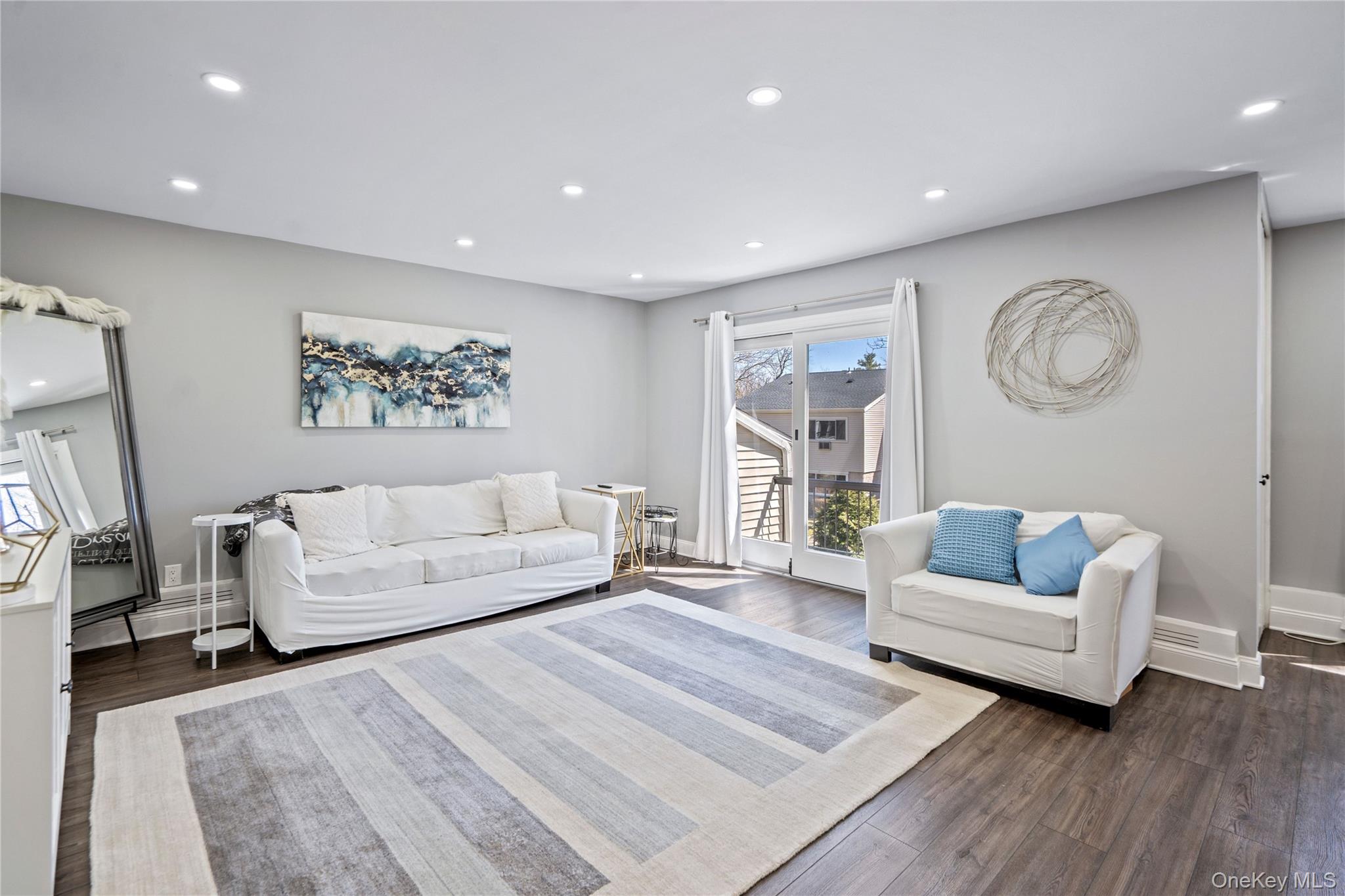 24 Richmond Boulevard Unit: 4B