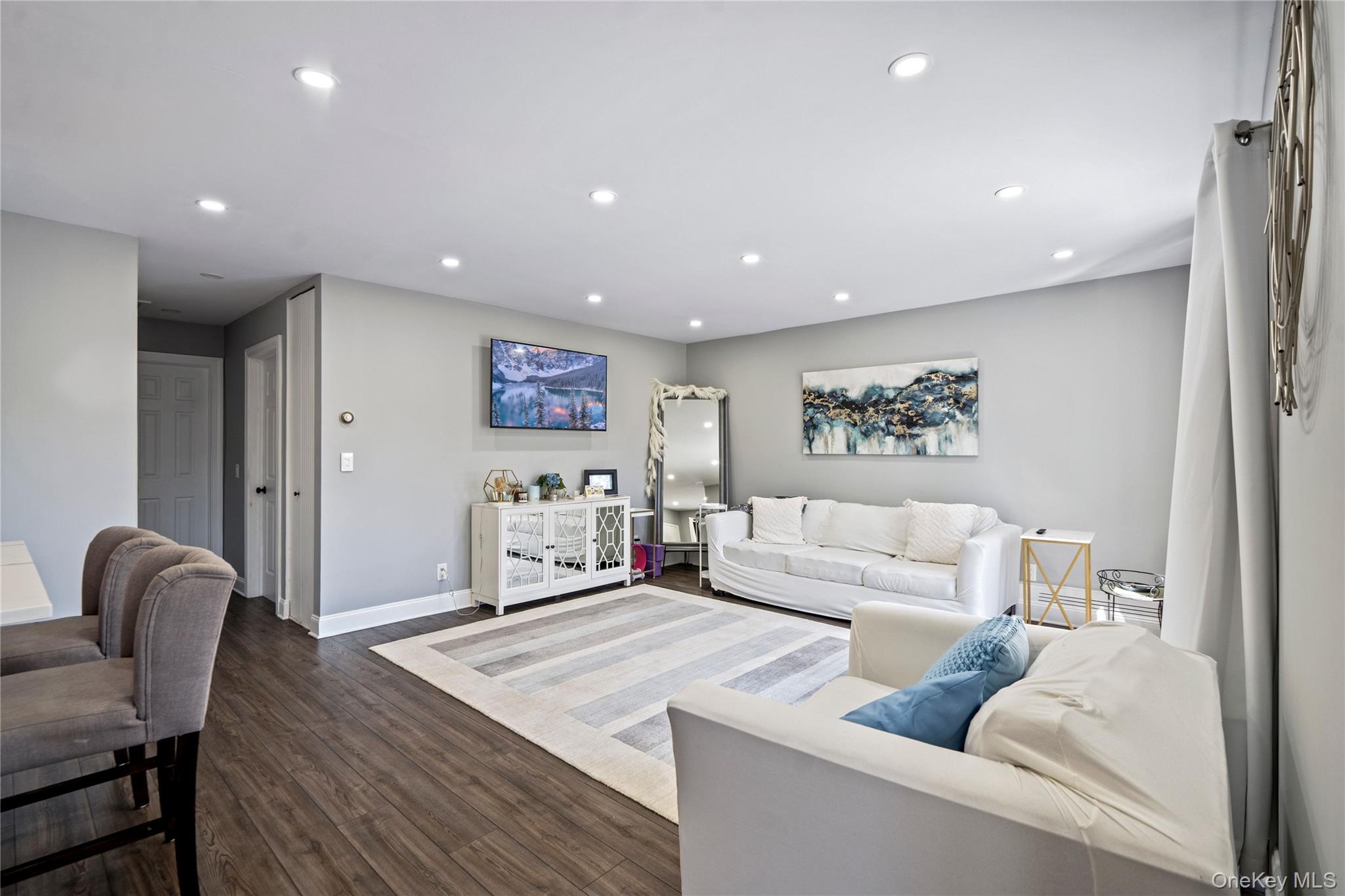 24 Richmond Boulevard Unit: 4B