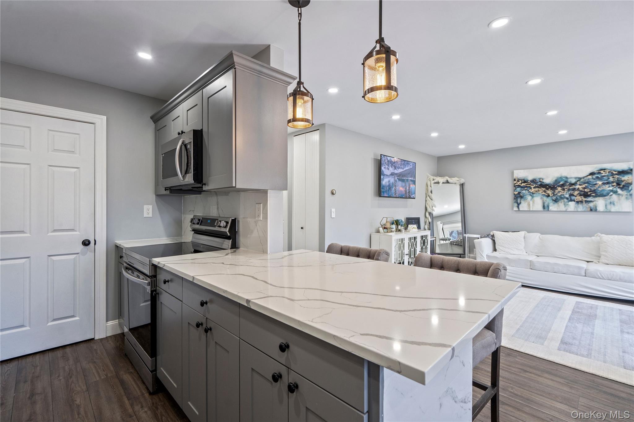 24 Richmond Boulevard Unit: 4B