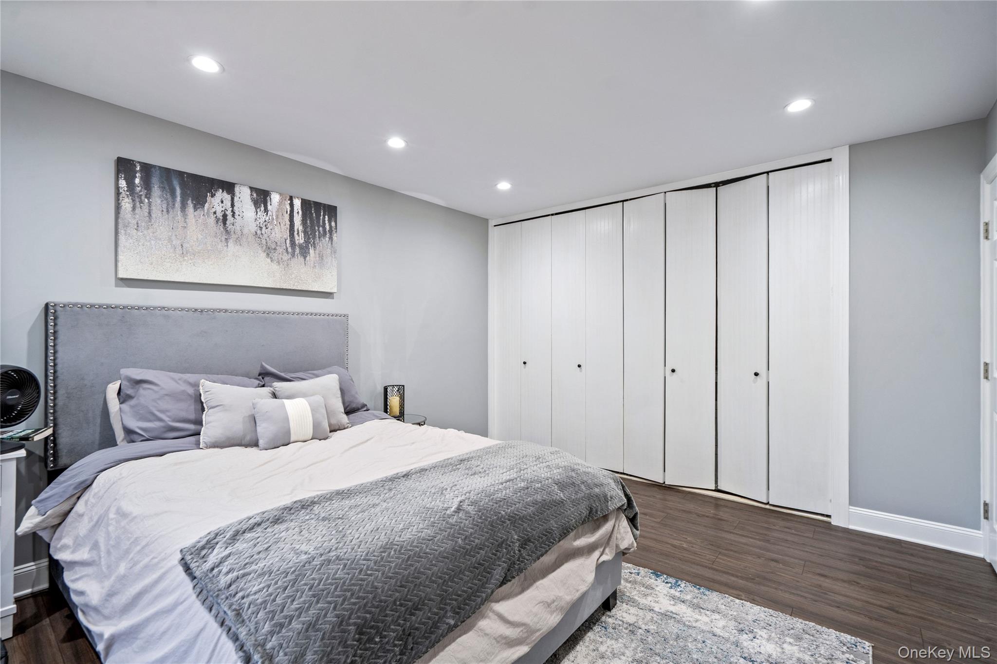 24 Richmond Boulevard Unit: 4B