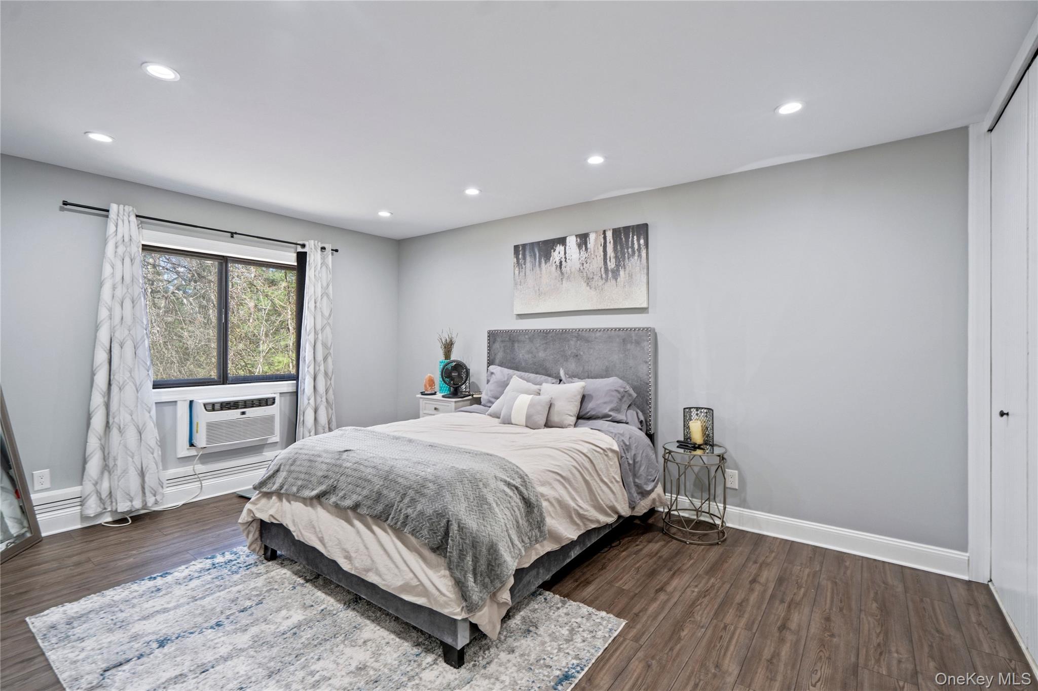 24 Richmond Boulevard Unit: 4B