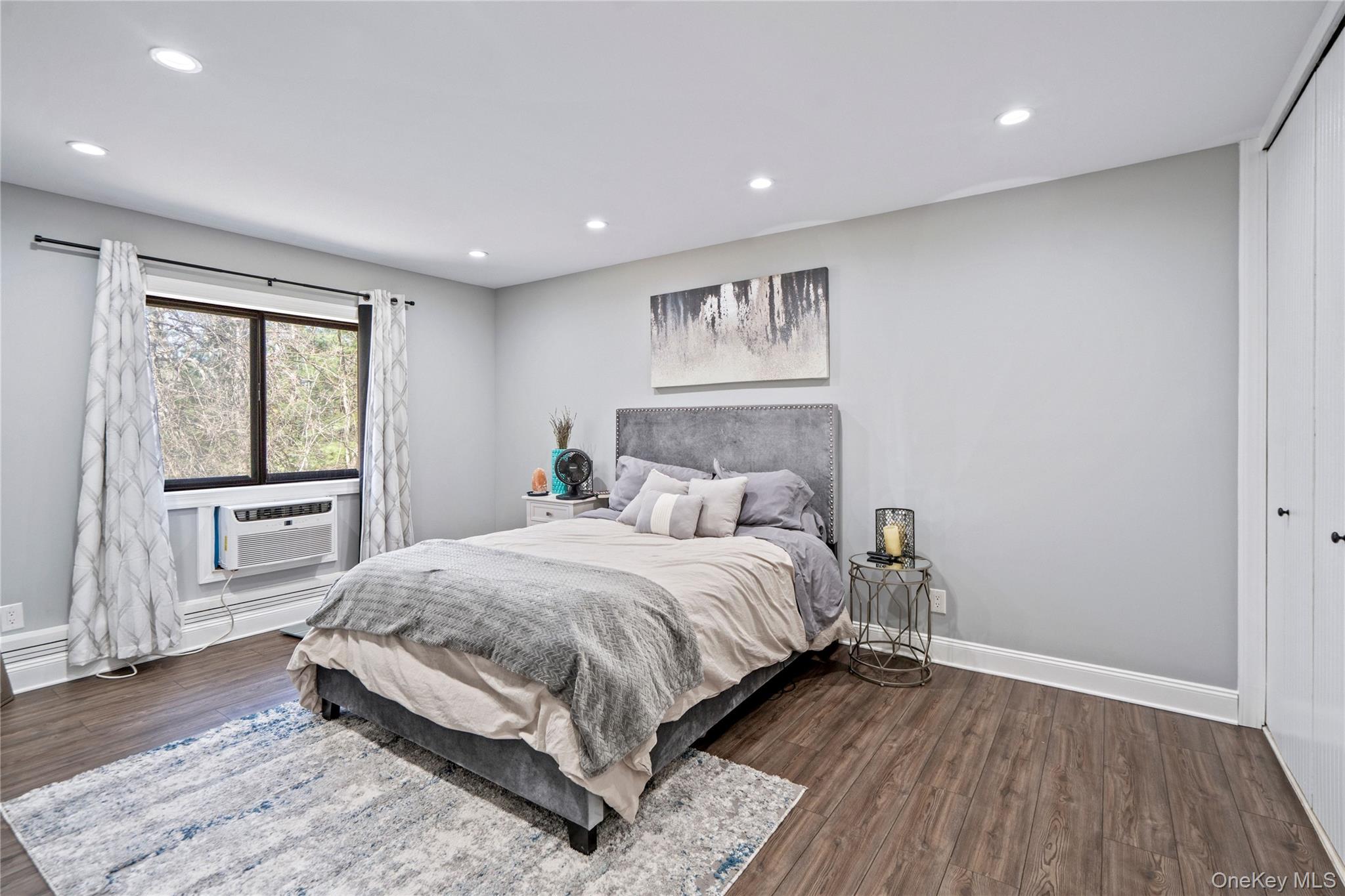 24 Richmond Boulevard Unit: 4B