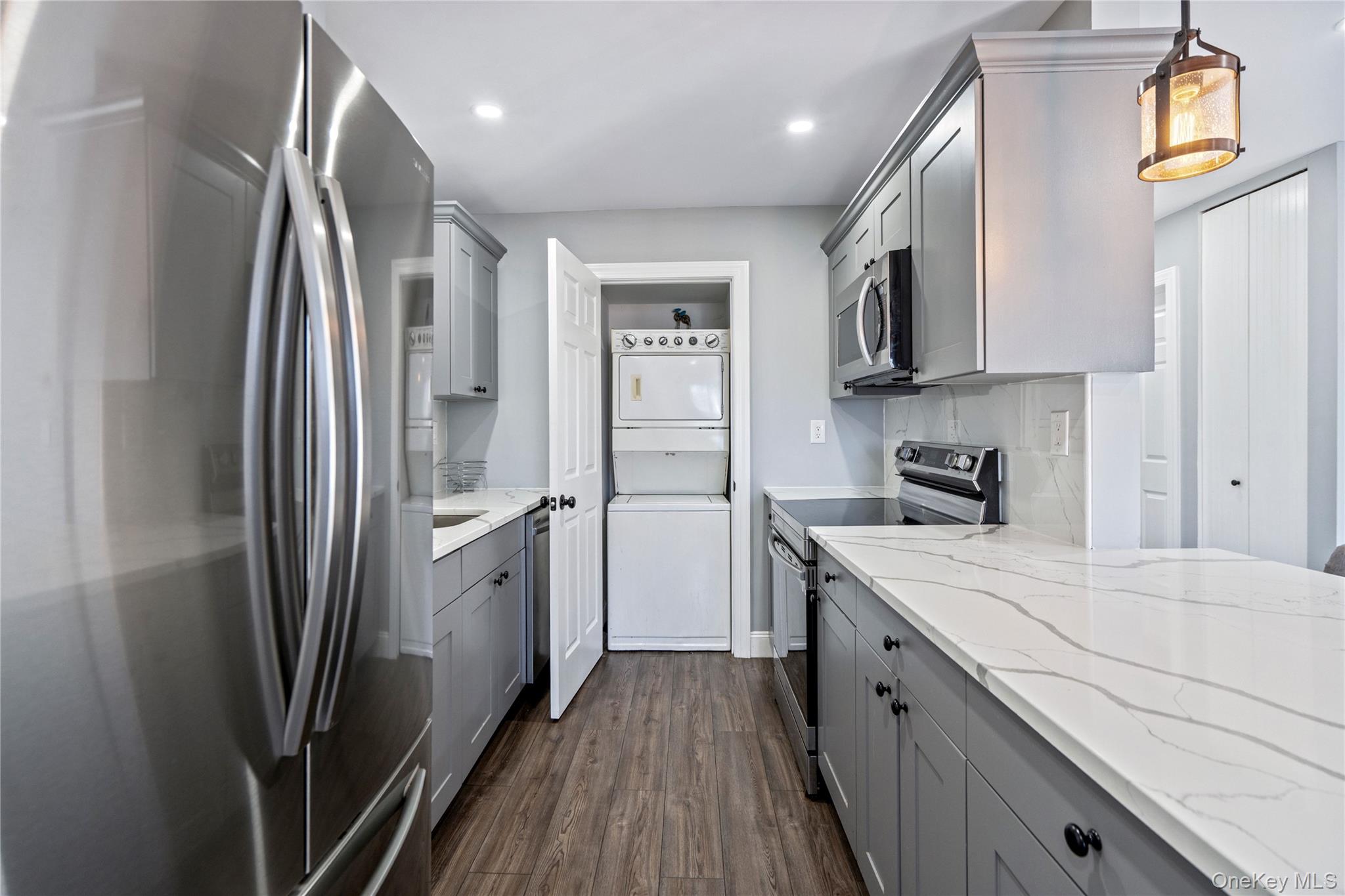 24 Richmond Boulevard Unit: 4B