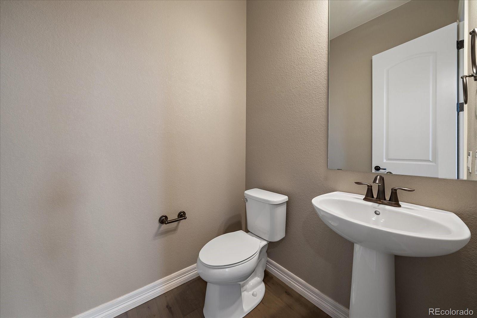 23556 E Del Norte Place