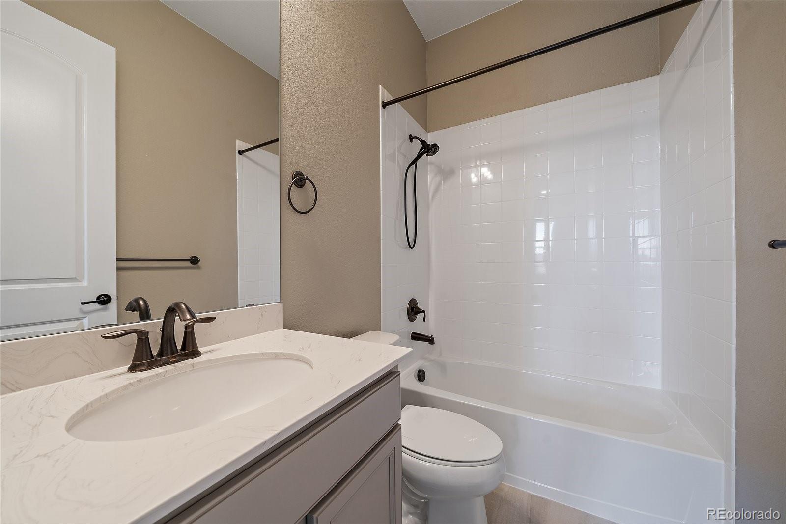 23556 E Del Norte Place